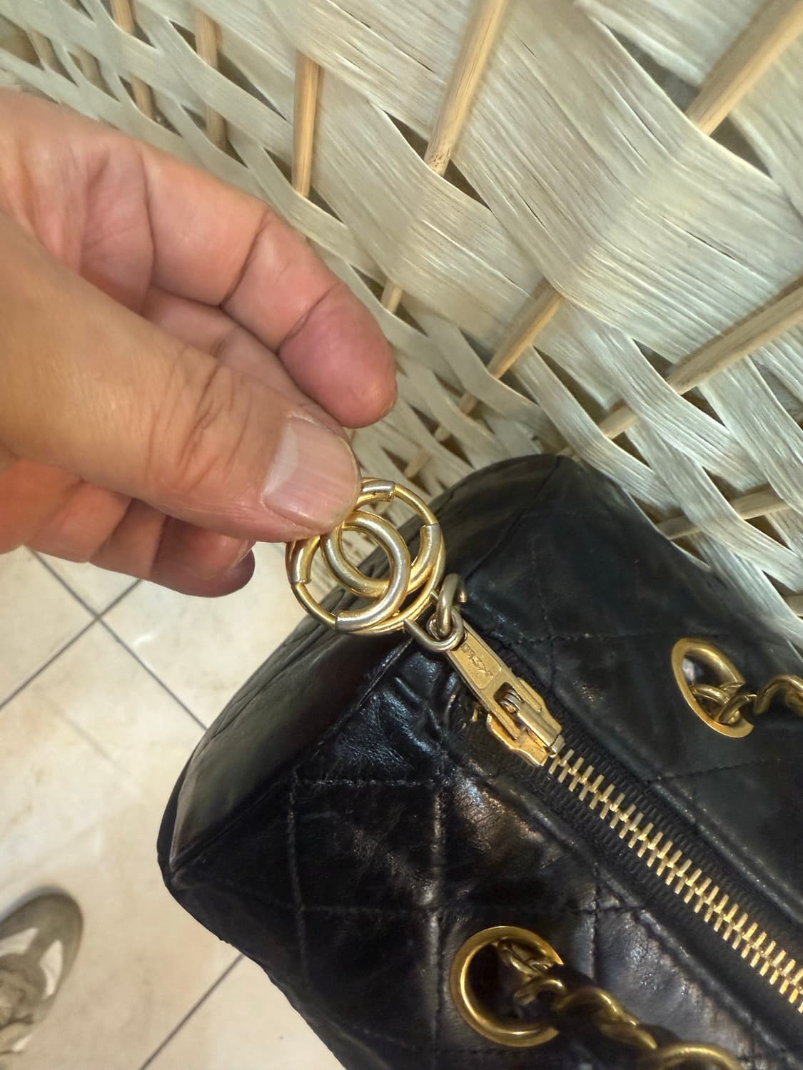 정품 샤넬 퀄팅 볼링 체인백 팝니다 상품이미지2