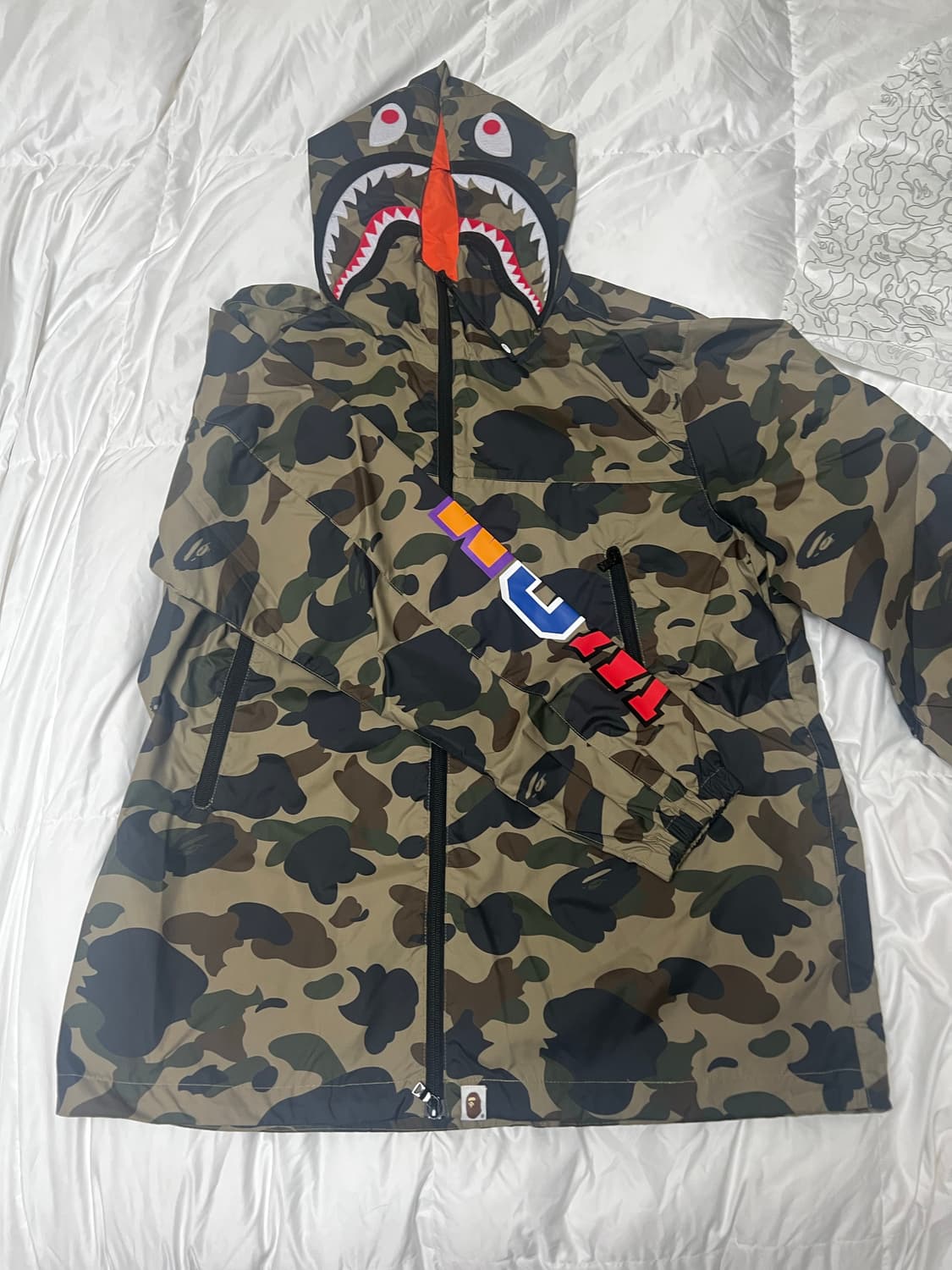 베이프 카모 후드 바람막이(새상품) 상품이미지1