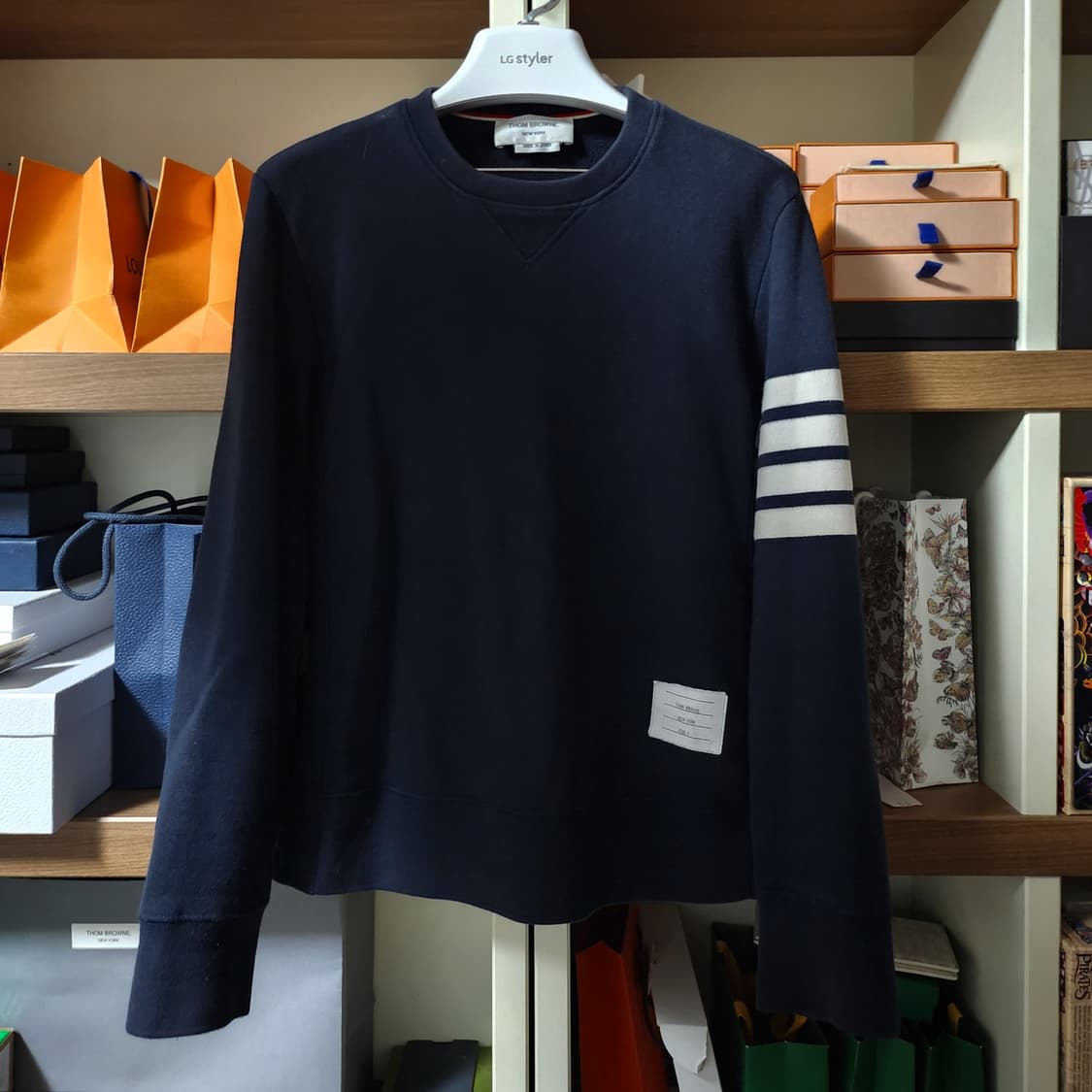 톰브라운 사선완장 맨투맨 2사이즈 네이비 상품이미지1