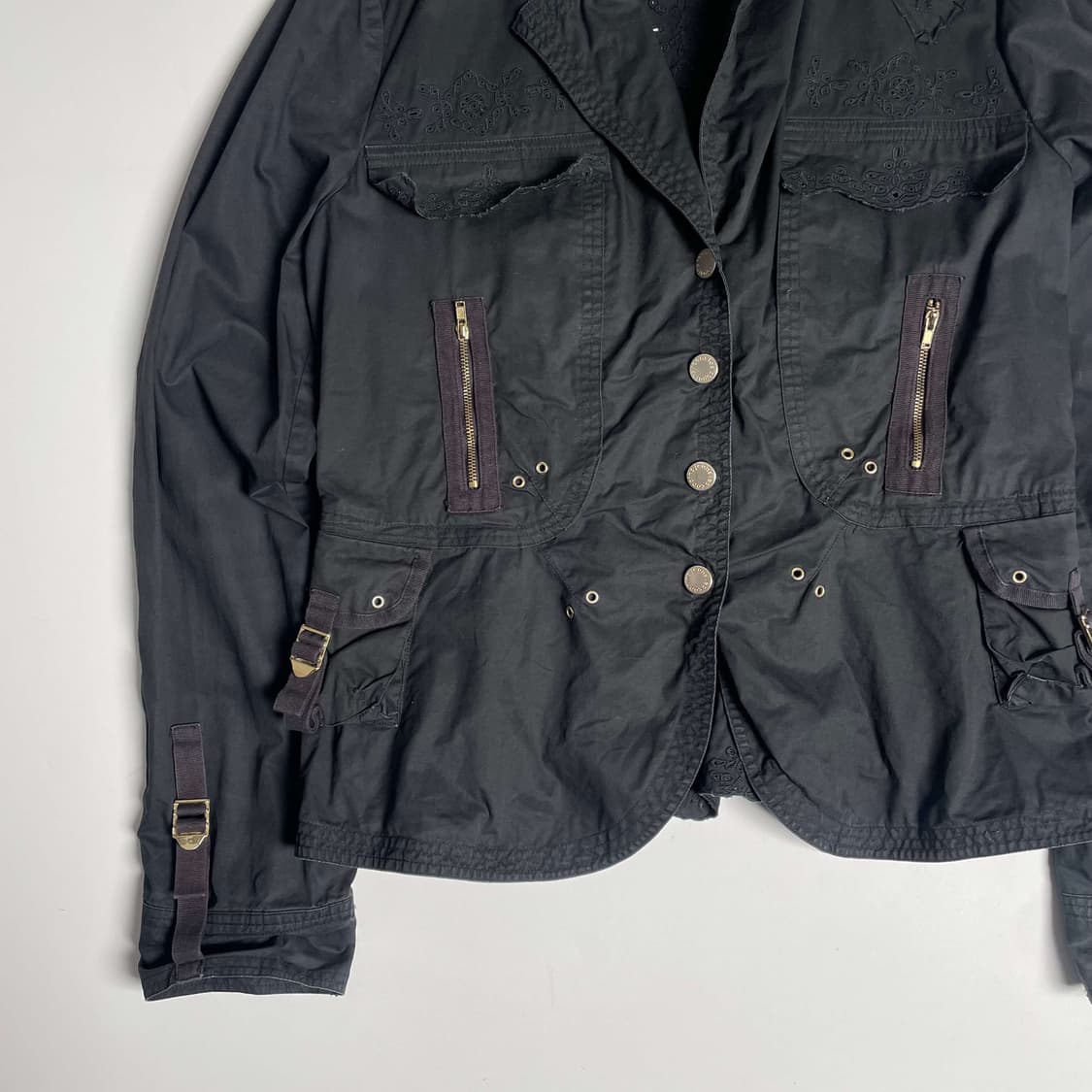 Les copains 멀티 포켓 지퍼 자수 자켓 상품이미지3