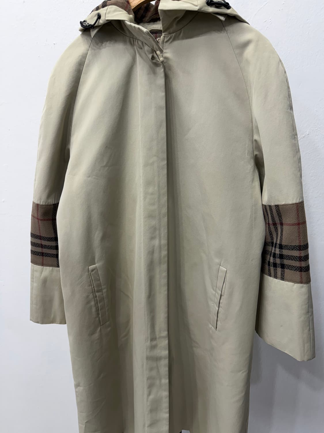 정품) 버버리 여성 체크 배색 후드 코트 66-77 상품이미지2