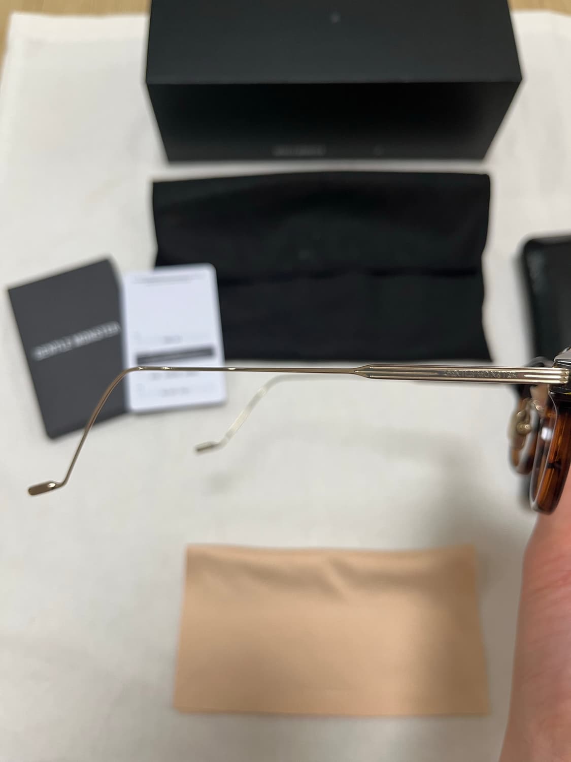 젠틀몬스터 EDDY-B4 안경 상품이미지3