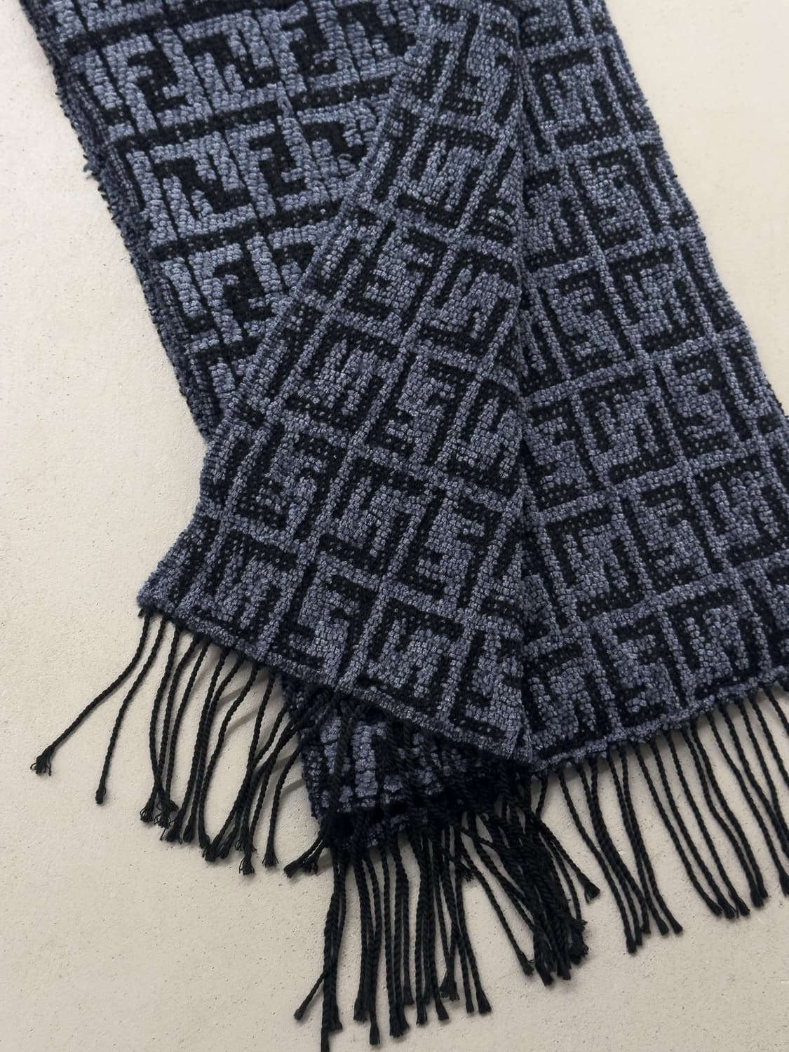 펜디 자카드 머플러 상품이미지3