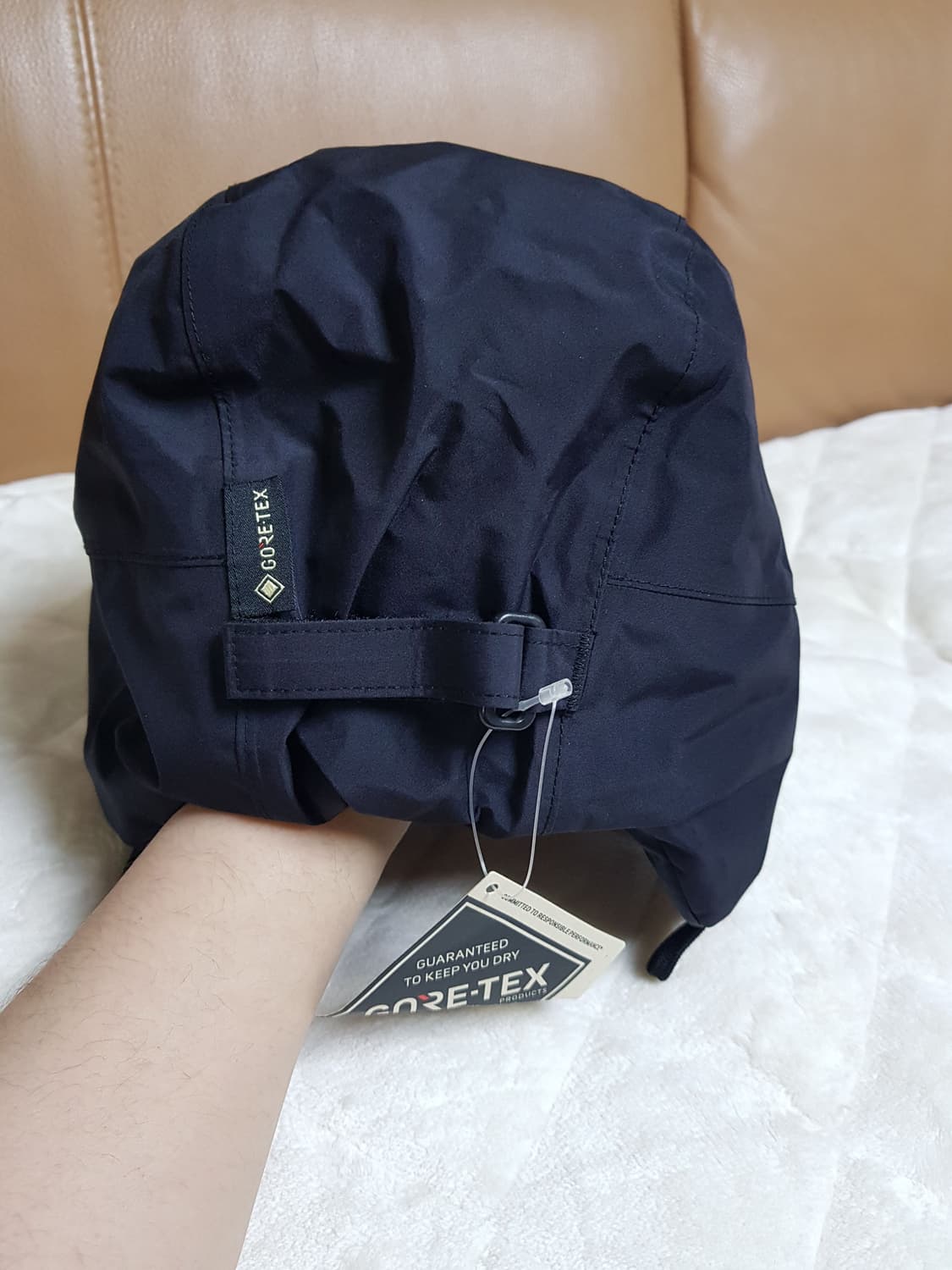 슈프림 고어텍스 이어플랩 캡 모자 블랙 24FW 상품이미지4