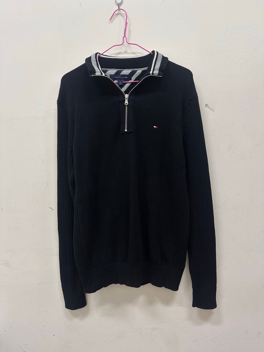 타미힐피거 블랙 반집업 니트 상품이미지2