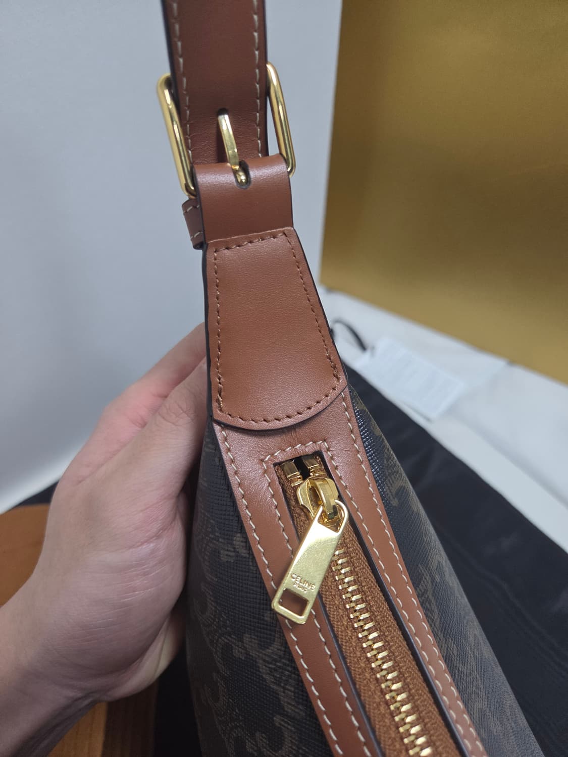 [새상품] 셀린느 엘로이즈 트리옹프 캔버스 가방 백 풀구성 상품이미지5