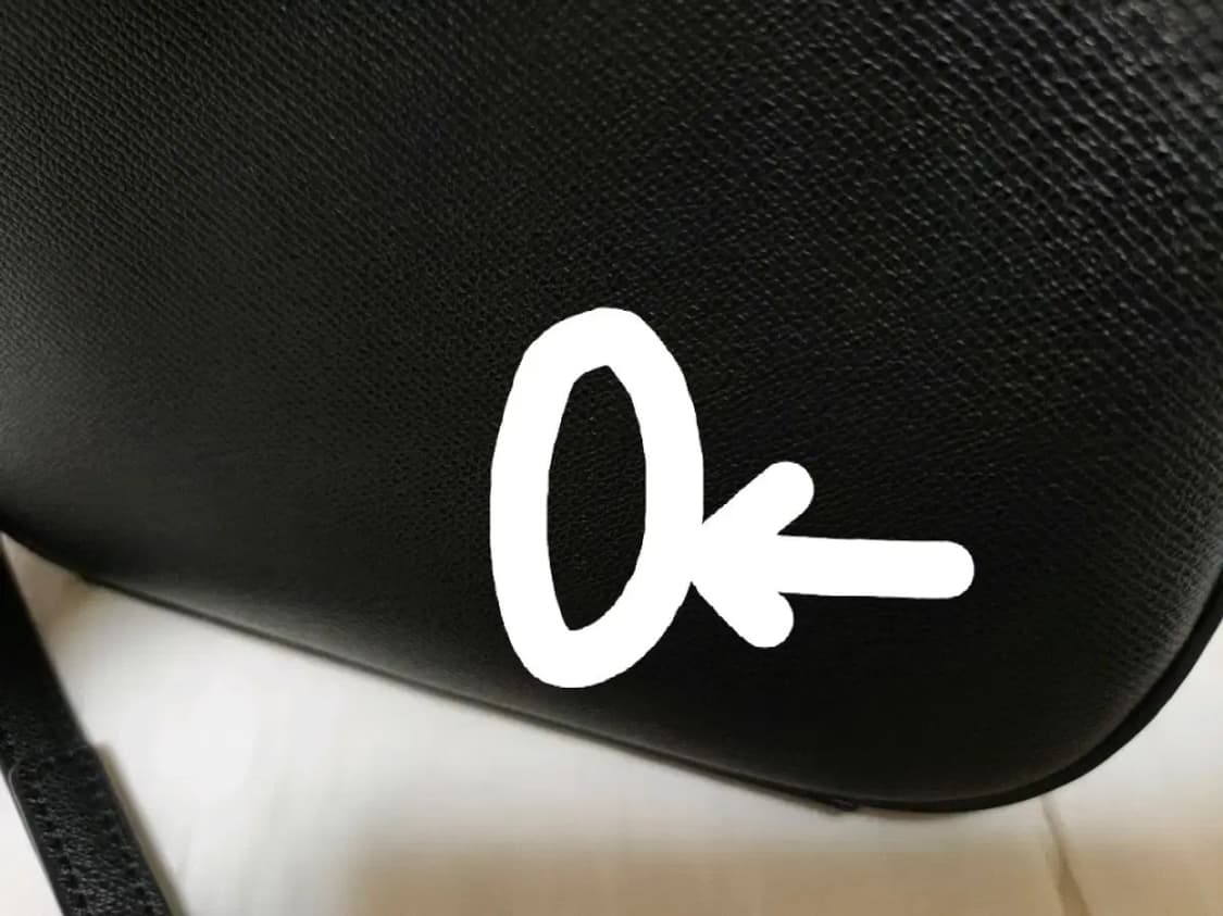 해지스 hazzys 블랙 가죽 큐빅 퍼피 카메라백 크로스백 상품이미지8