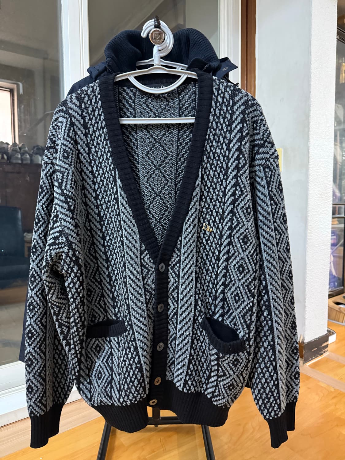 안냐세요 christian dior 가디건 105 사이즈 판매합니다!  상품이미지1