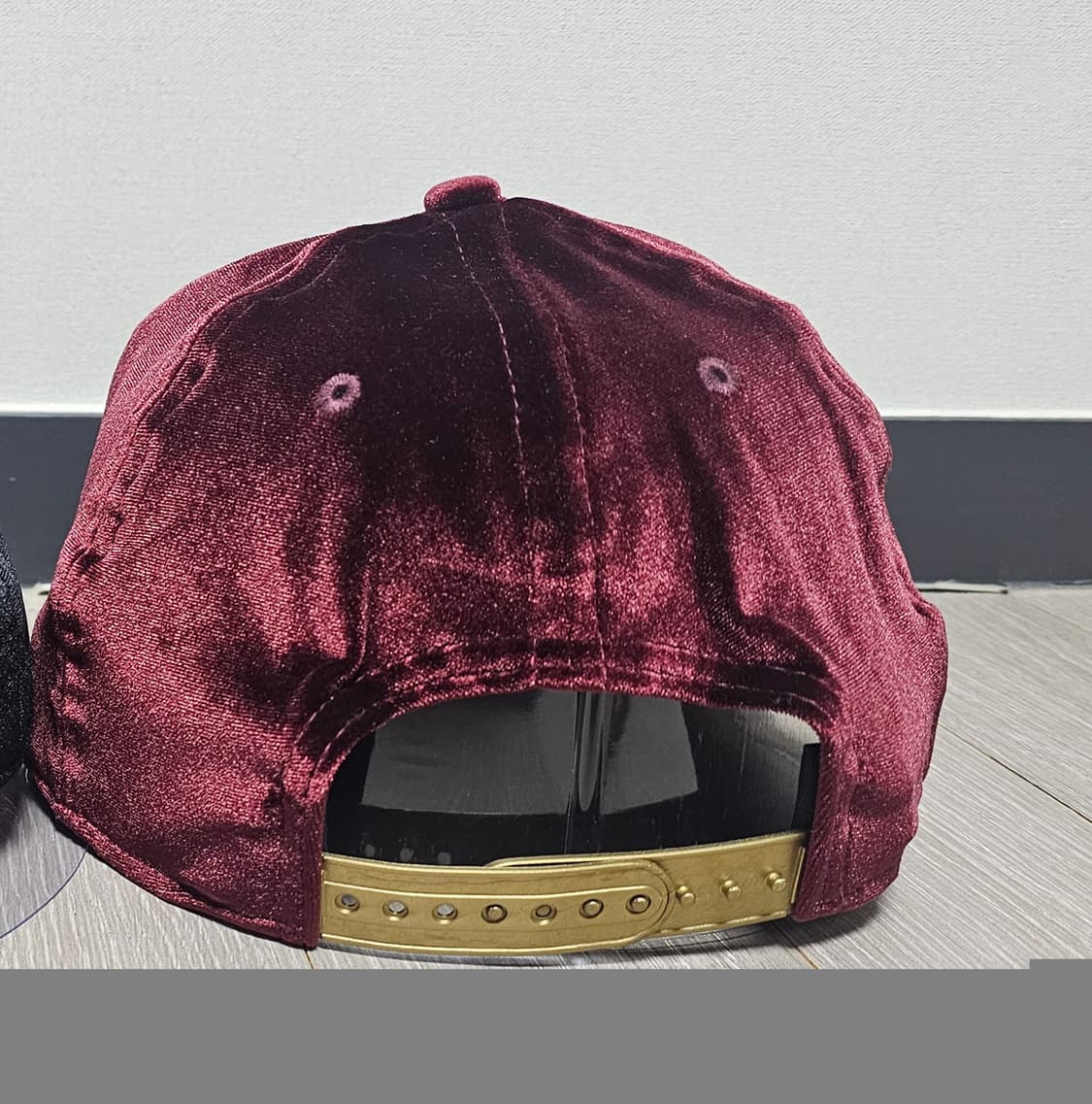 뉴에라 뉴옥양키스 벨루어 스냅백 버건디 (미디움라지) 상품이미지3
