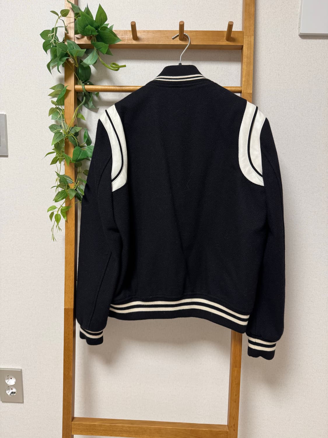 생로랑 테디자켓 블랙 50 상품이미지2