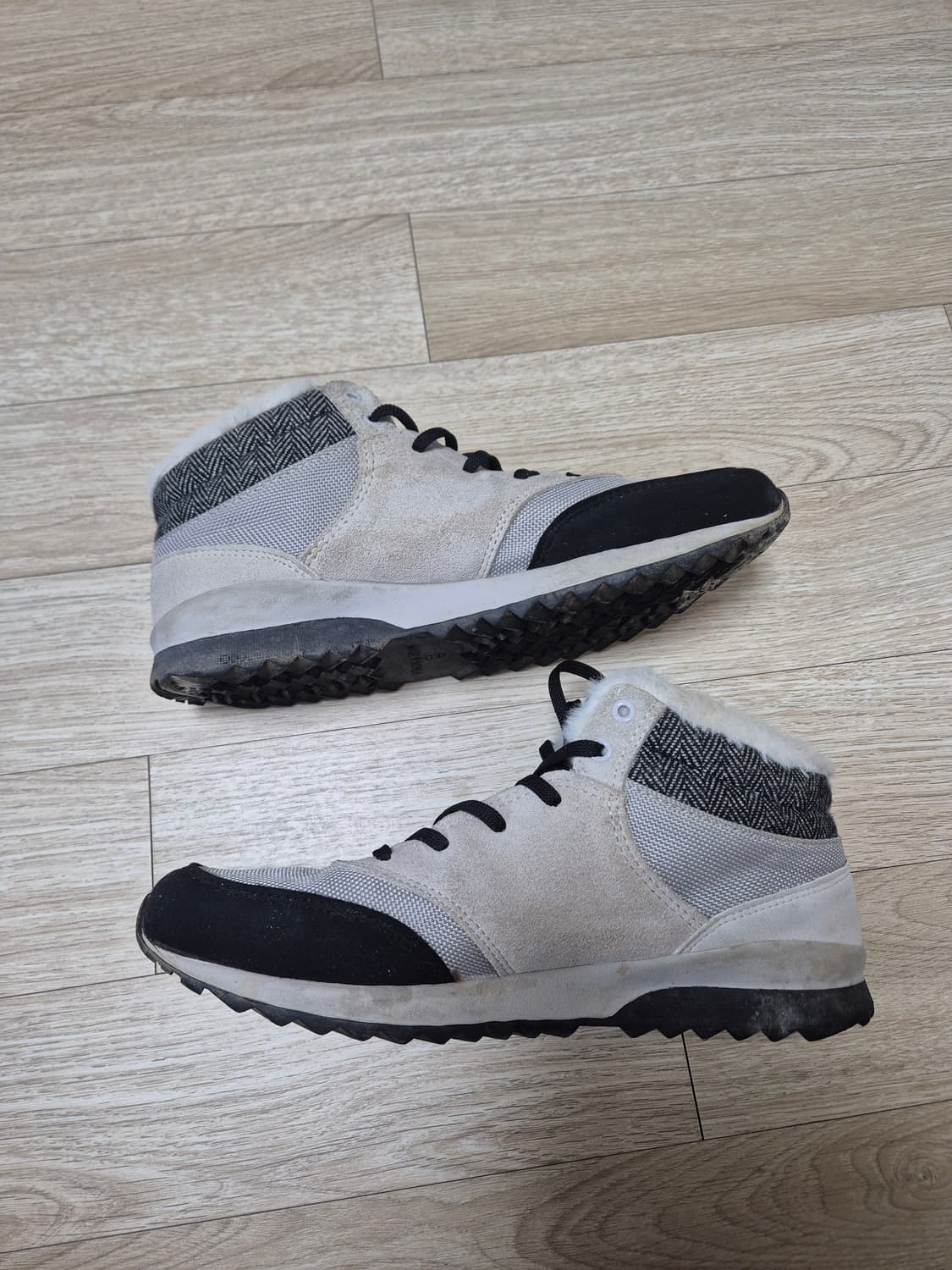 페이퍼플레인 남녀공용 방한 털 운동화 상품이미지2