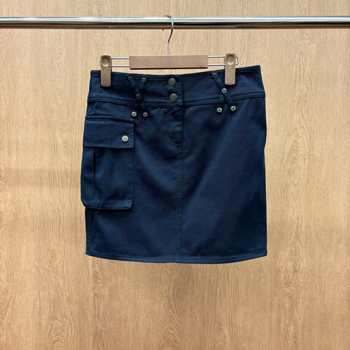 아르마니 진스 미니 스커트 더블 버튼 클로징 사이드 포켓 디테일 블랙 상품이미지2