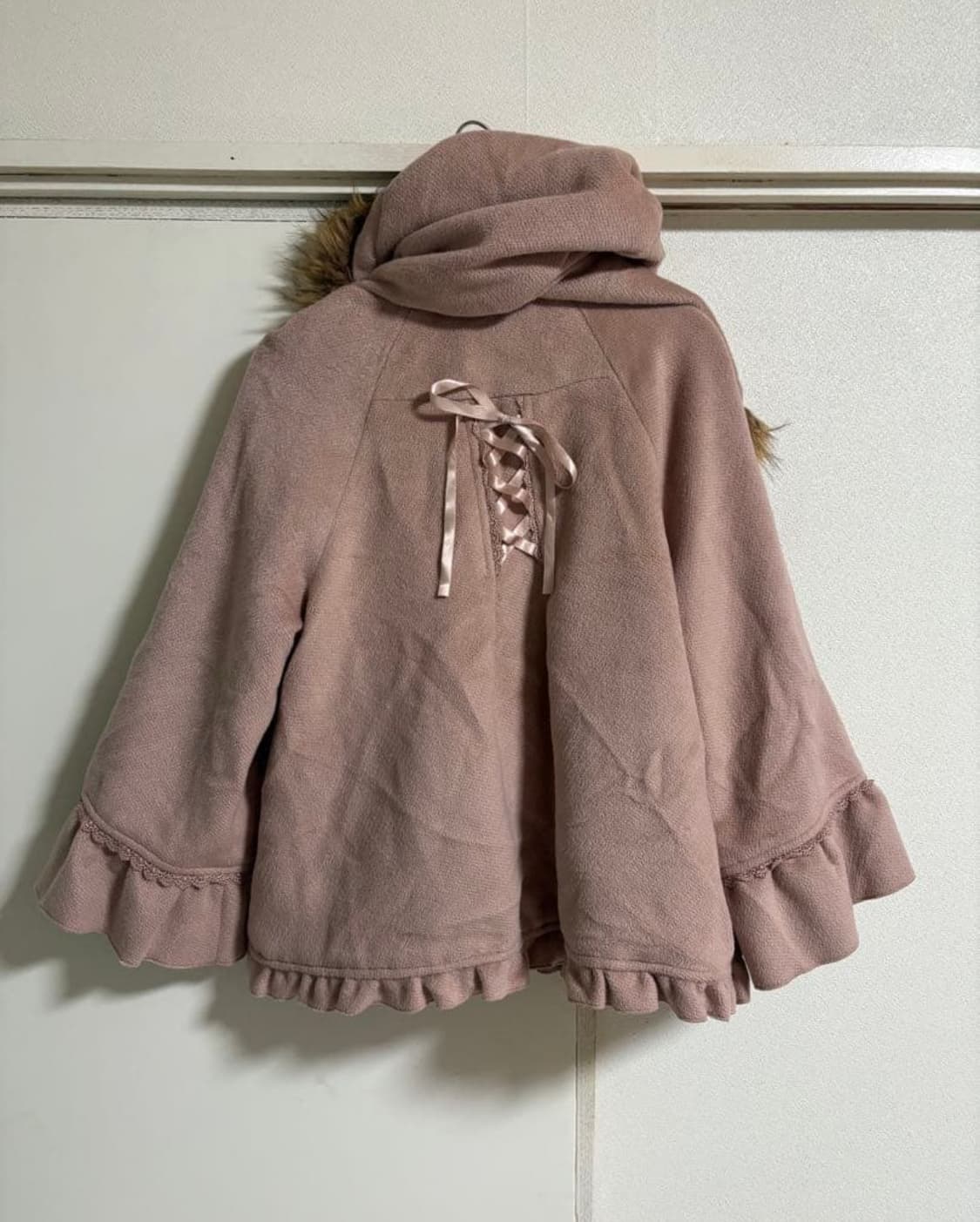 엑시즈팜 퍼 후드 판초 케이프 코트 상품이미지2