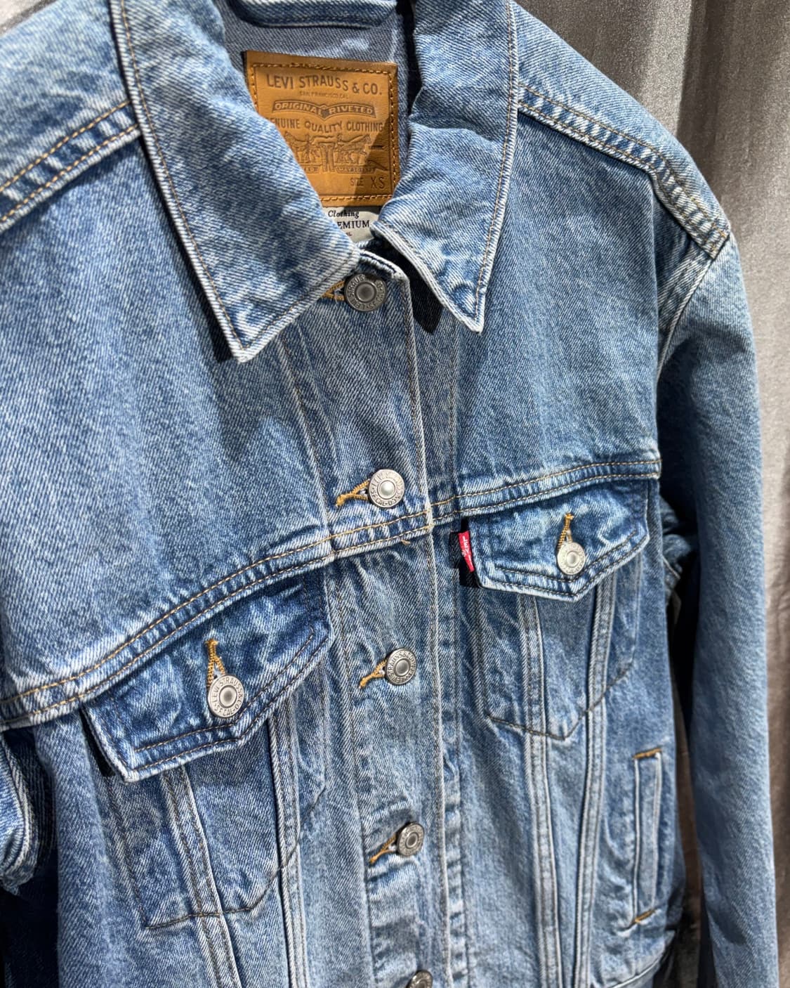 XS 리바이스 프리미엄 투포켓 연청 데님 자켓  상품이미지4