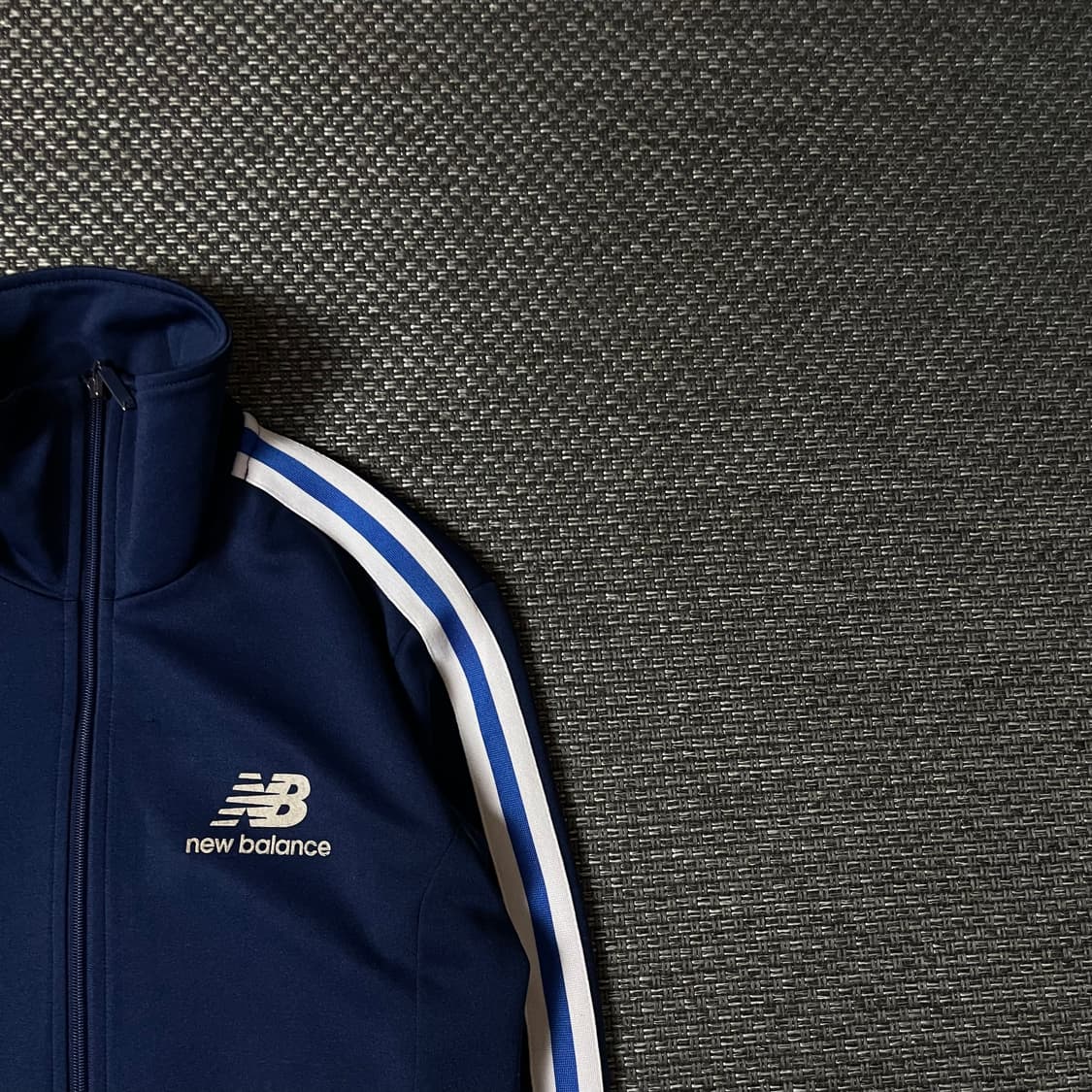 뉴발란스 로고프린팅 블루 트랙탑 져지 100 상품이미지3