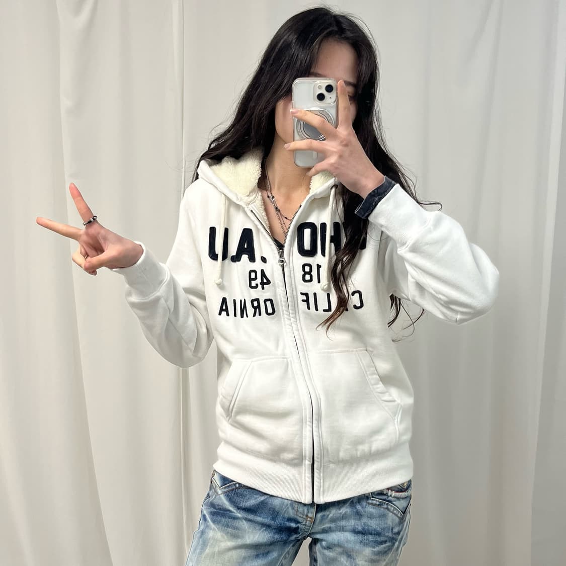 WHO.A.U White Fleece Hoodie Zip-up 상품이미지2