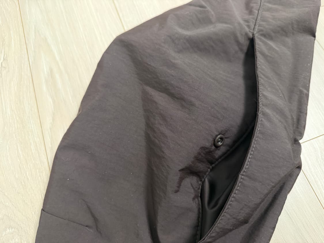 유니클로U 크로스바디백 다크브라운 상품이미지3