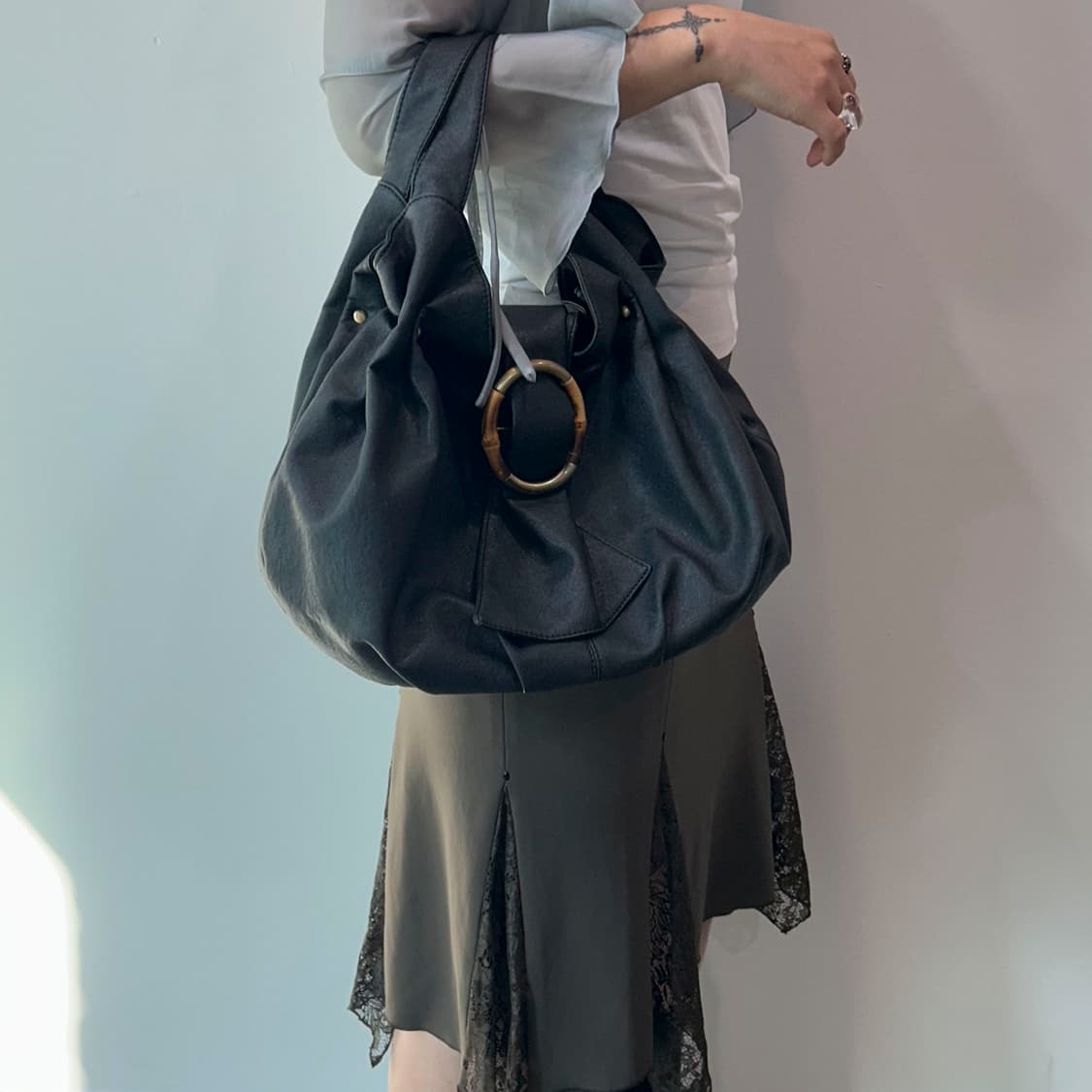 빈티지 블랙 우드 숄더백 상품이미지3