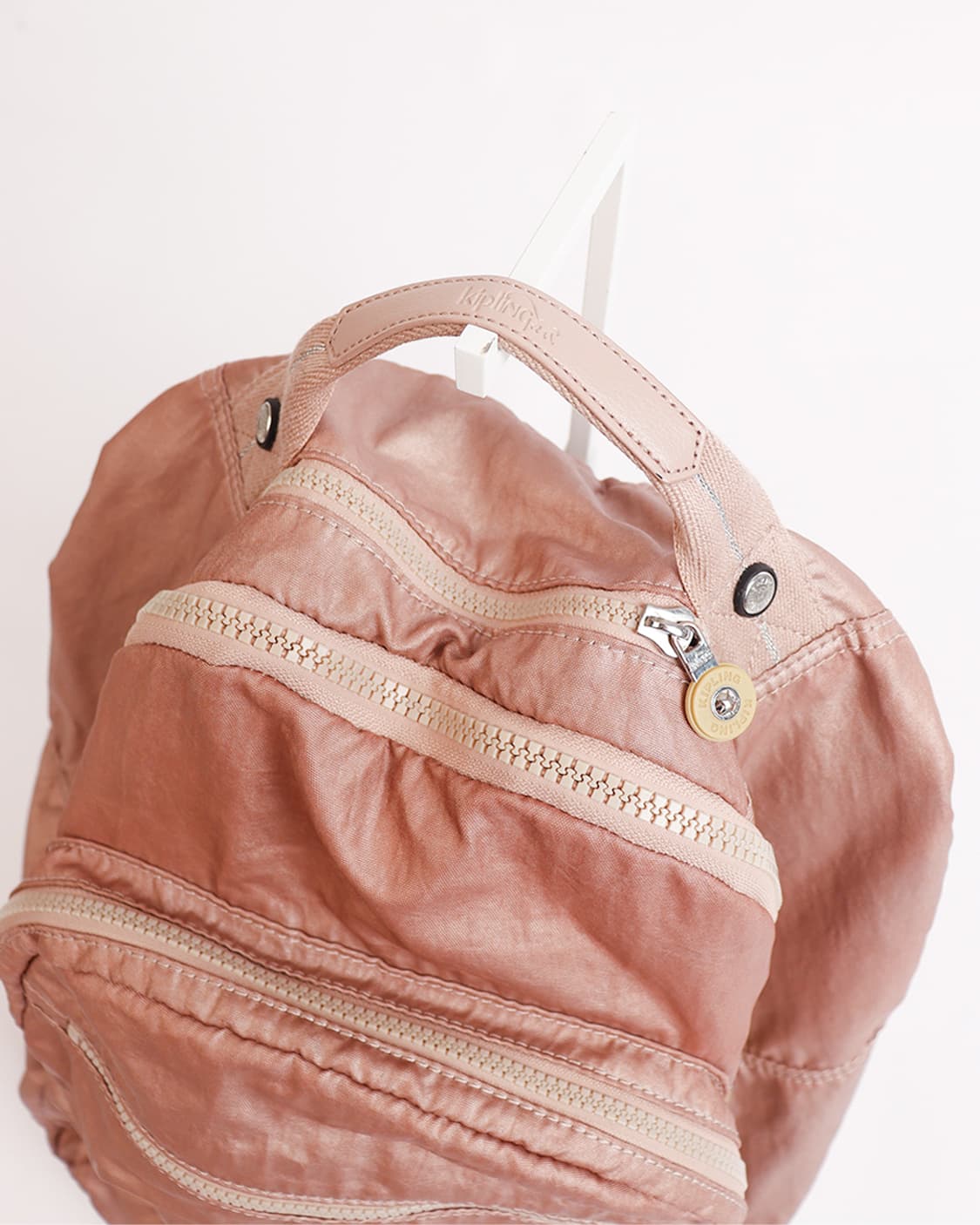 [KIPLING] 핑크 메탈릭 백팩 상품이미지9