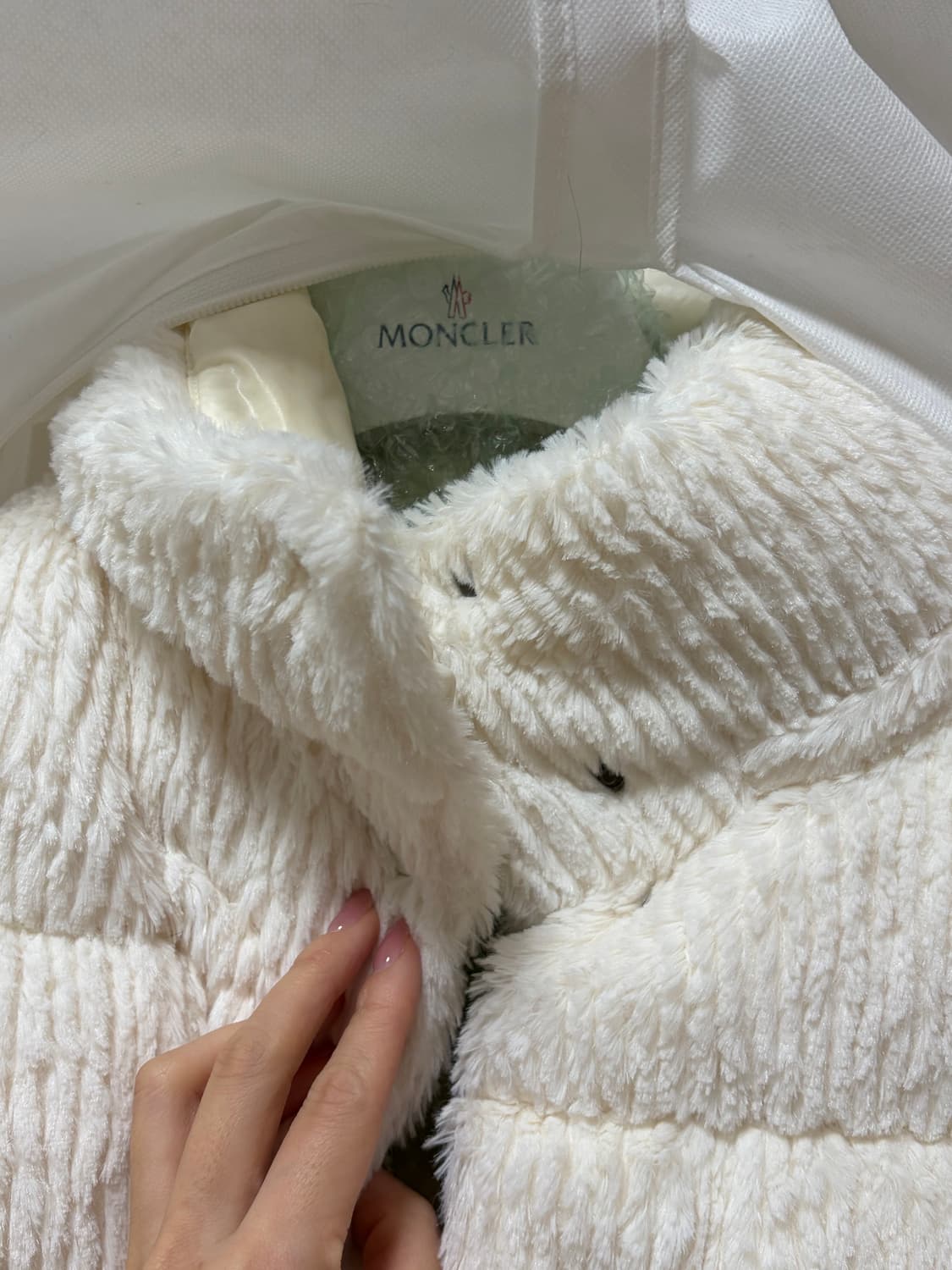 몽클레어 Daos쇼트 다운 패딩 상품이미지3