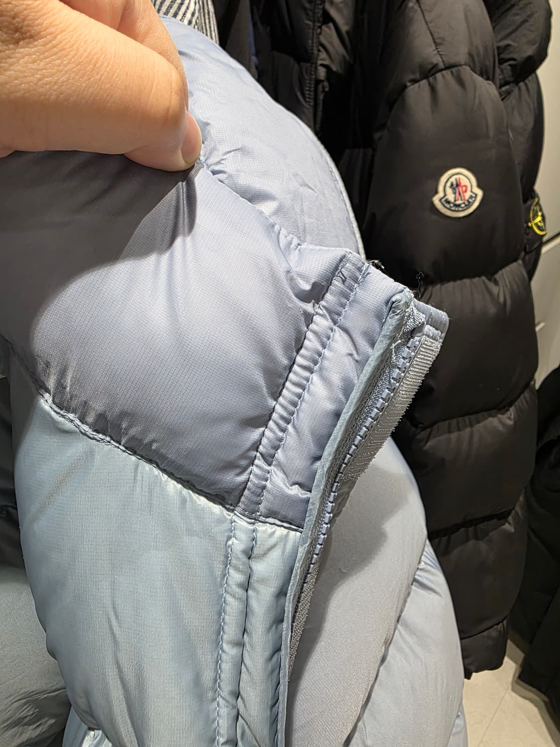 슈프림 700-필 다운 라이트웨이트 퍼퍼 자켓 라이트 블루 - 24FW 상품이미지5