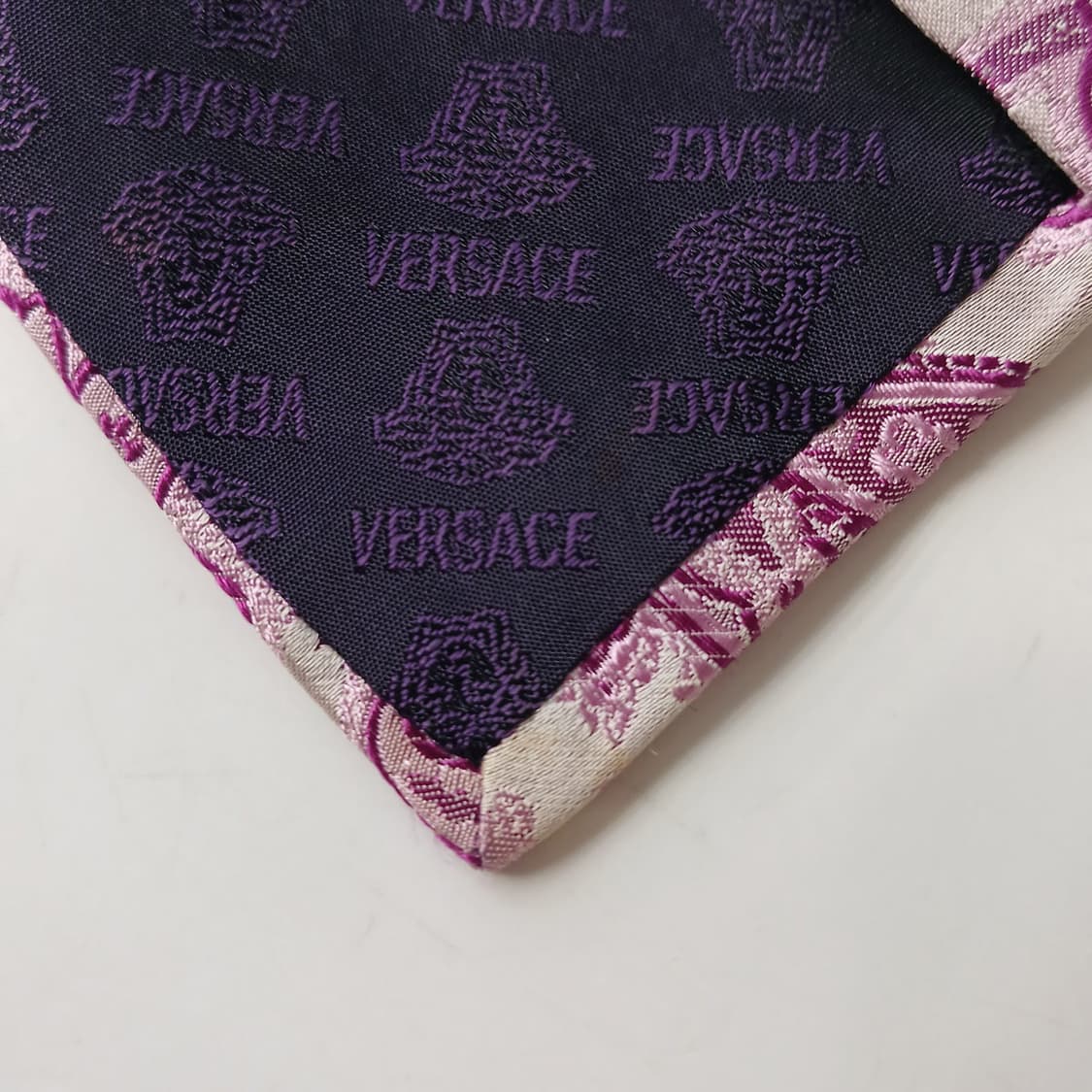 베르사체 넥타이 퍼플 페이즐리 자카드 8.9cm B등급 A19871
 상품이미지8