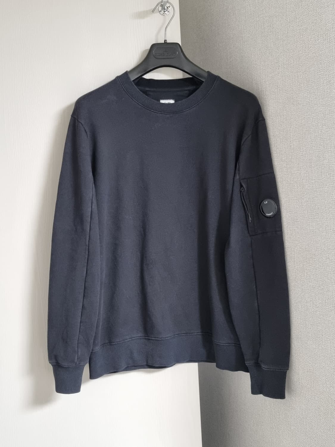 cp컴퍼니 맨투맨 상품이미지1