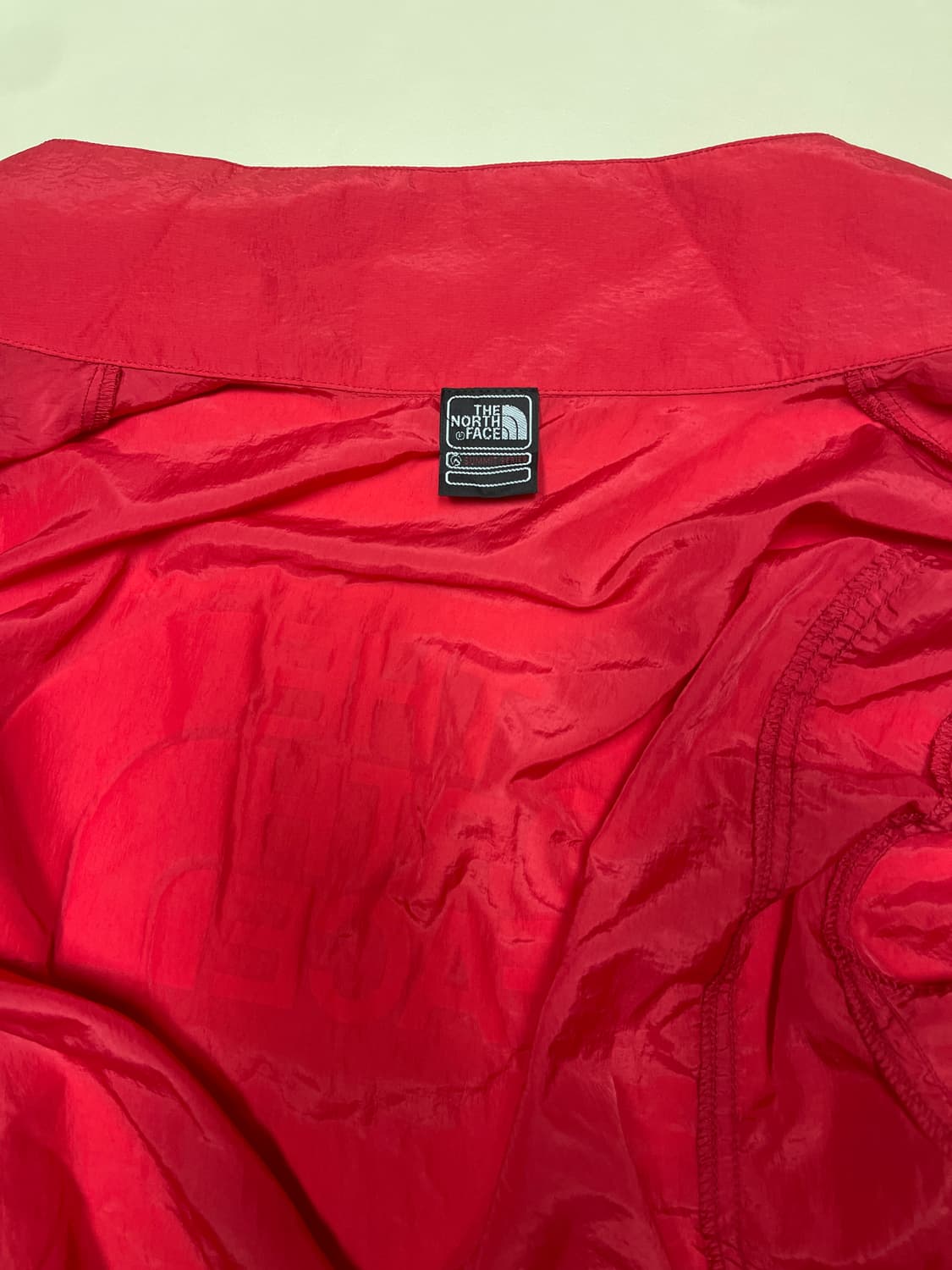 노스페이스 올드스쿨 레드 바람막이 상품이미지3