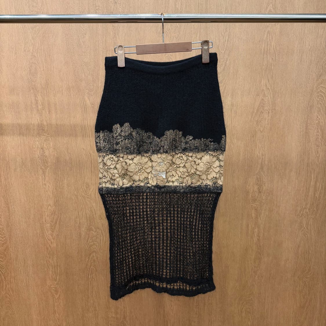 넘버투애니원 니트 스커트 레이스 배색 시스루 네트 디테일 슬림핏 블랙 상품이미지2