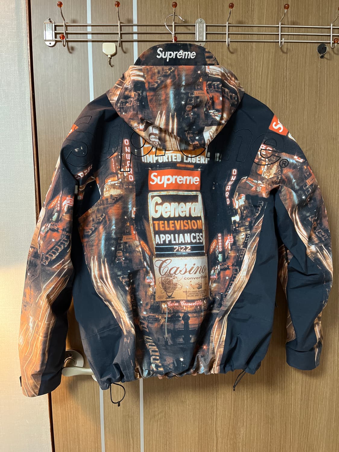 슈프림 x 노스페이스 테입드 심 쉘 자켓 타임스퀘어 - 22FW 상품이미지2