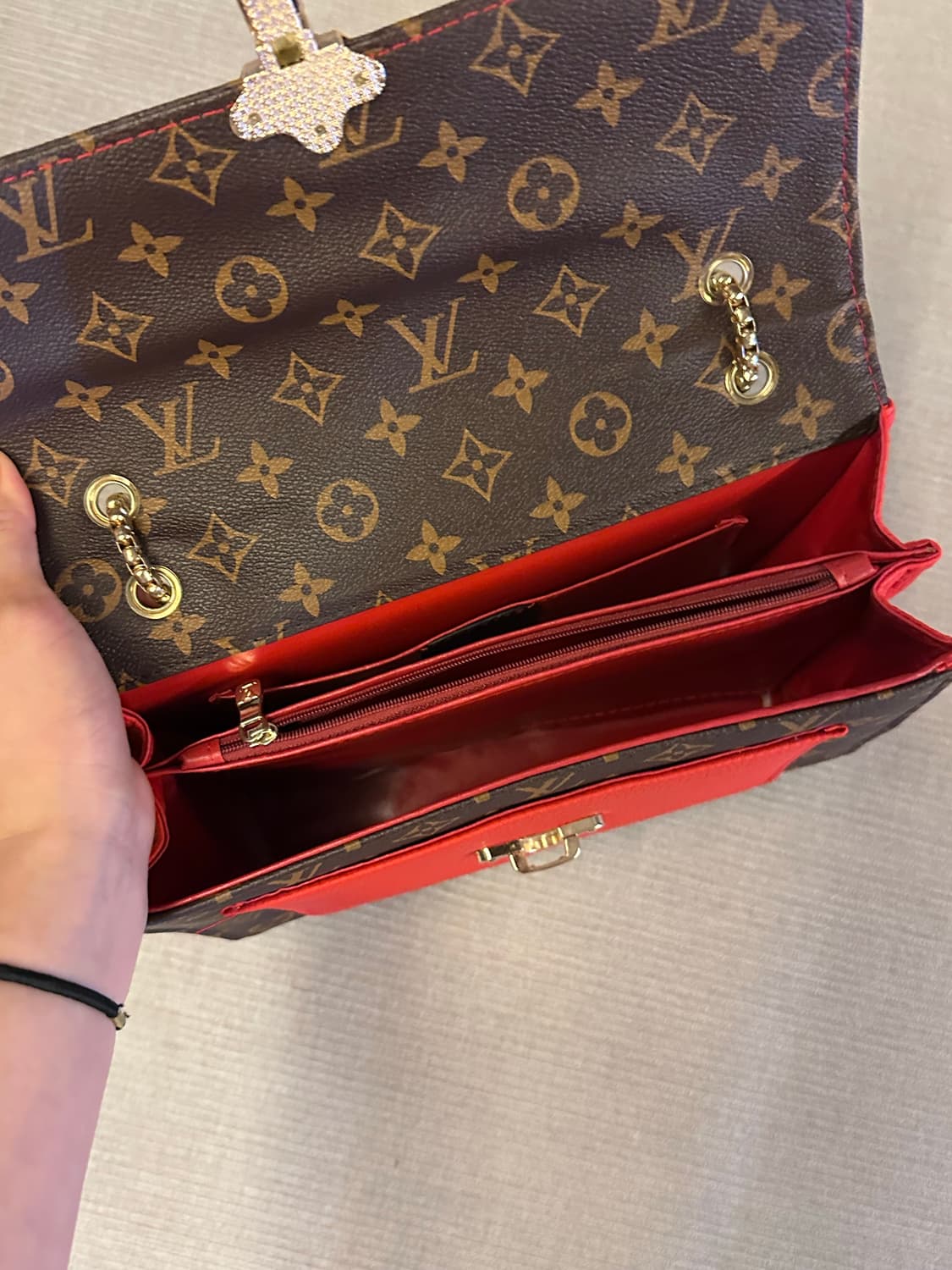 루이비통 모노그램 체인 숄더백 레드 상품이미지3