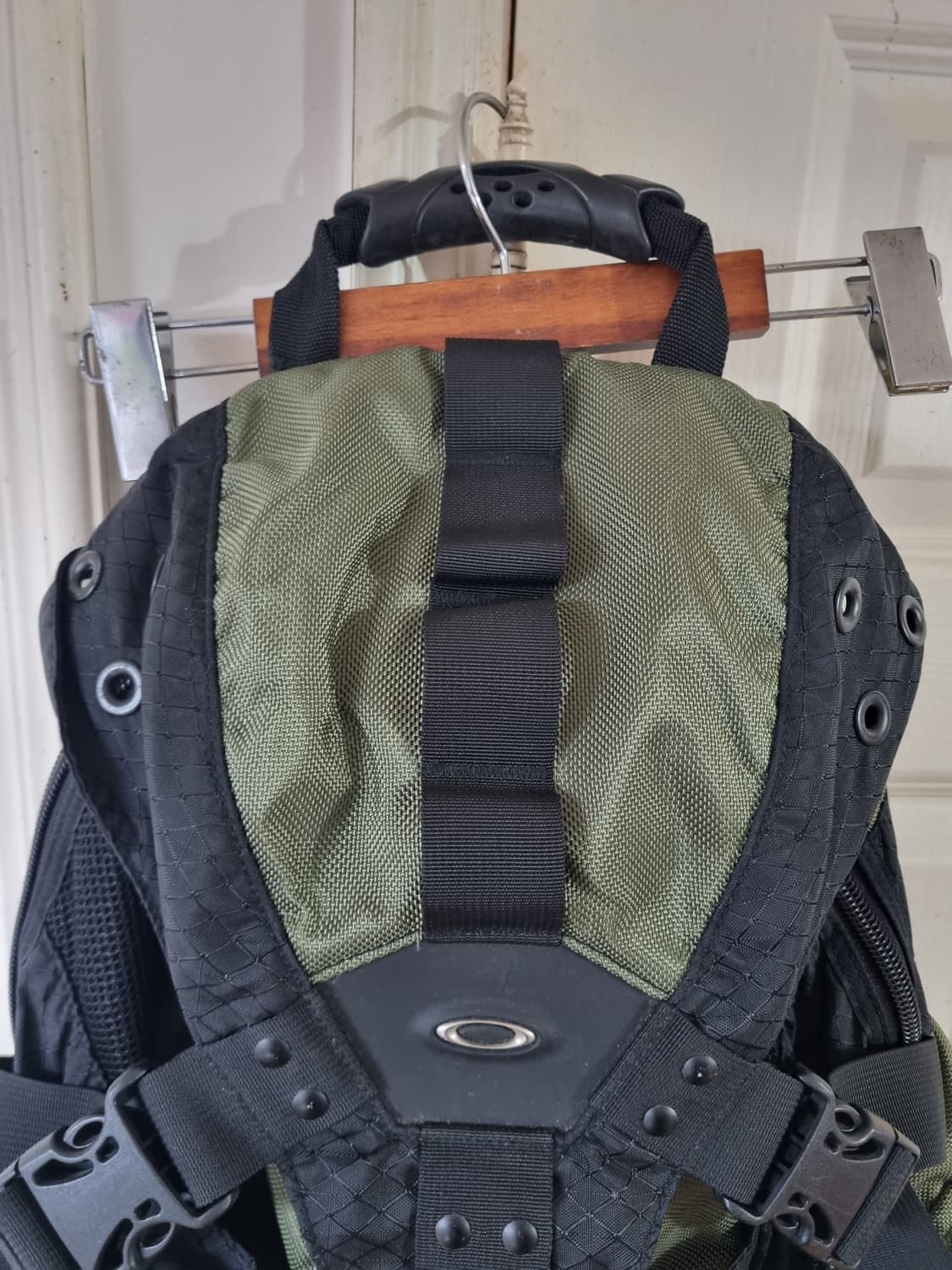 오클리 아이콘 백팩 카키 상품이미지2