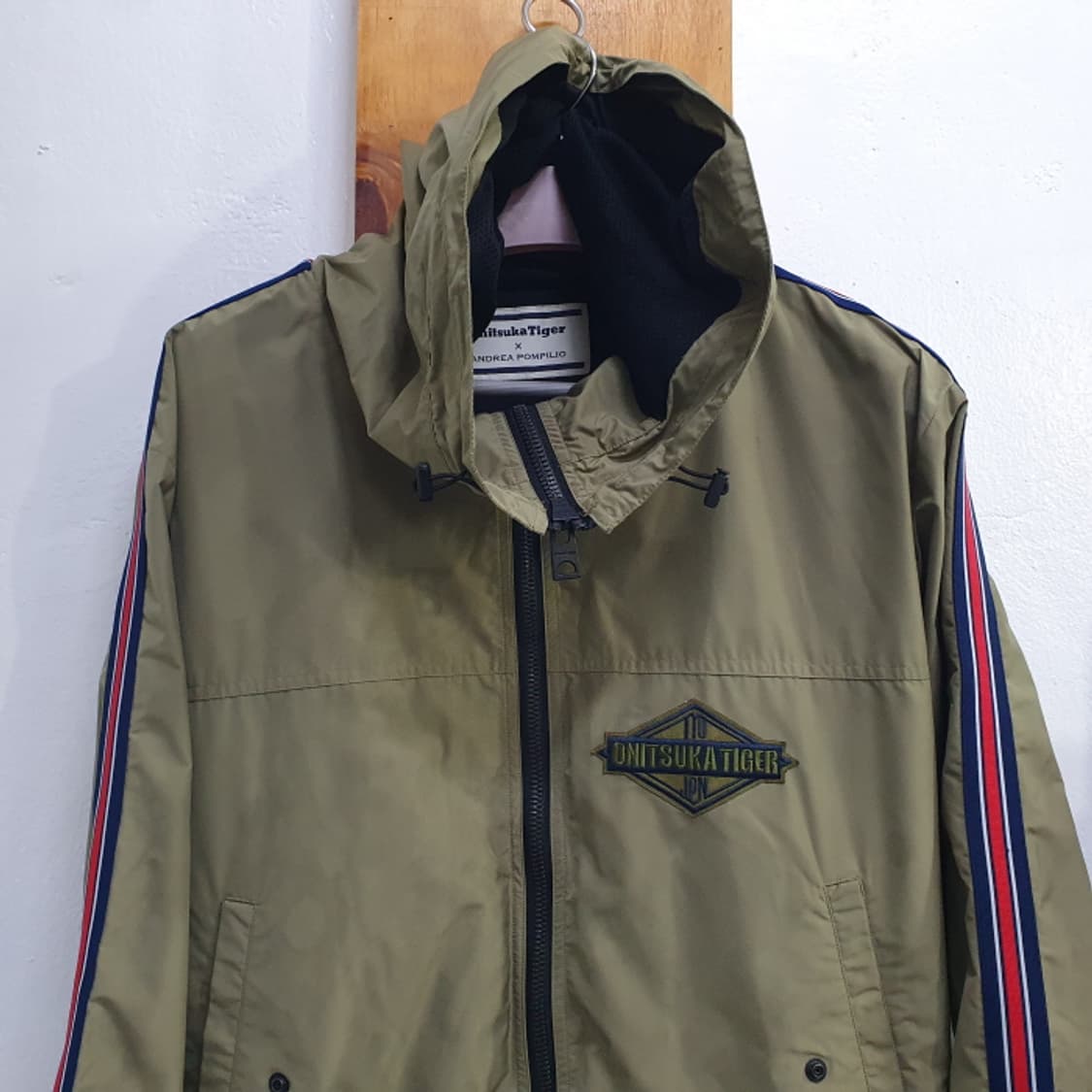오니츠카 타이거 후드바람막이(100) 상품이미지2