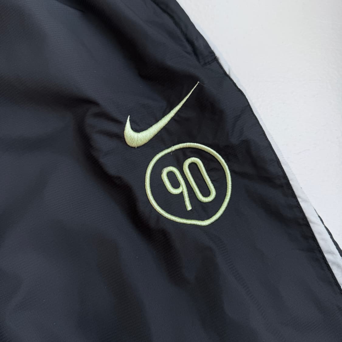 나이키 00s 스우시 올드스쿨 바람막이 트랙팬츠 상품이미지3