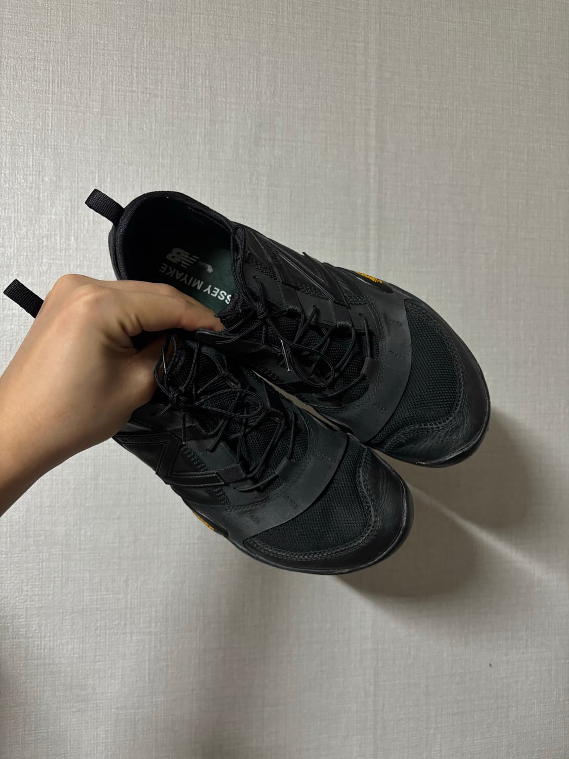 뉴발란스 이세이미야케 MT10O 블랙 상품이미지4