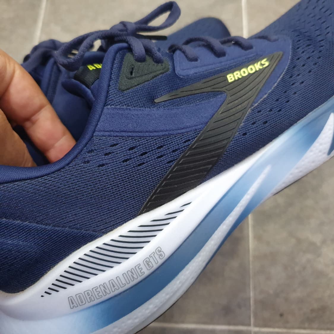 BROOKS 브룩스 아드레날린 GTS 24 남자러닝화(285) 상품이미지7