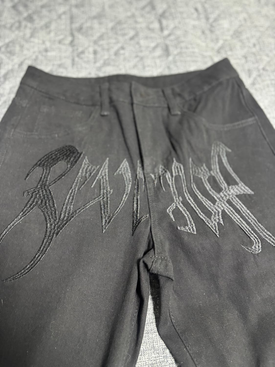 블랙 자수 팬츠 상품이미지1