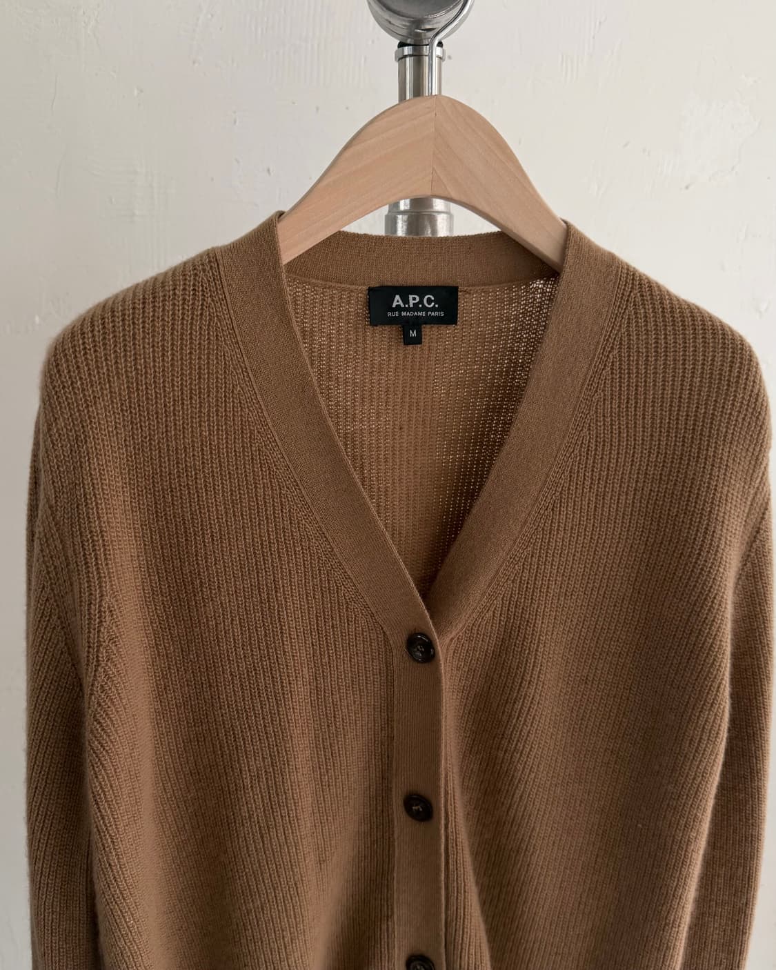 A.P.C. 아페쎄 카멜컬러 브이넥 니트 가디건 상품이미지4