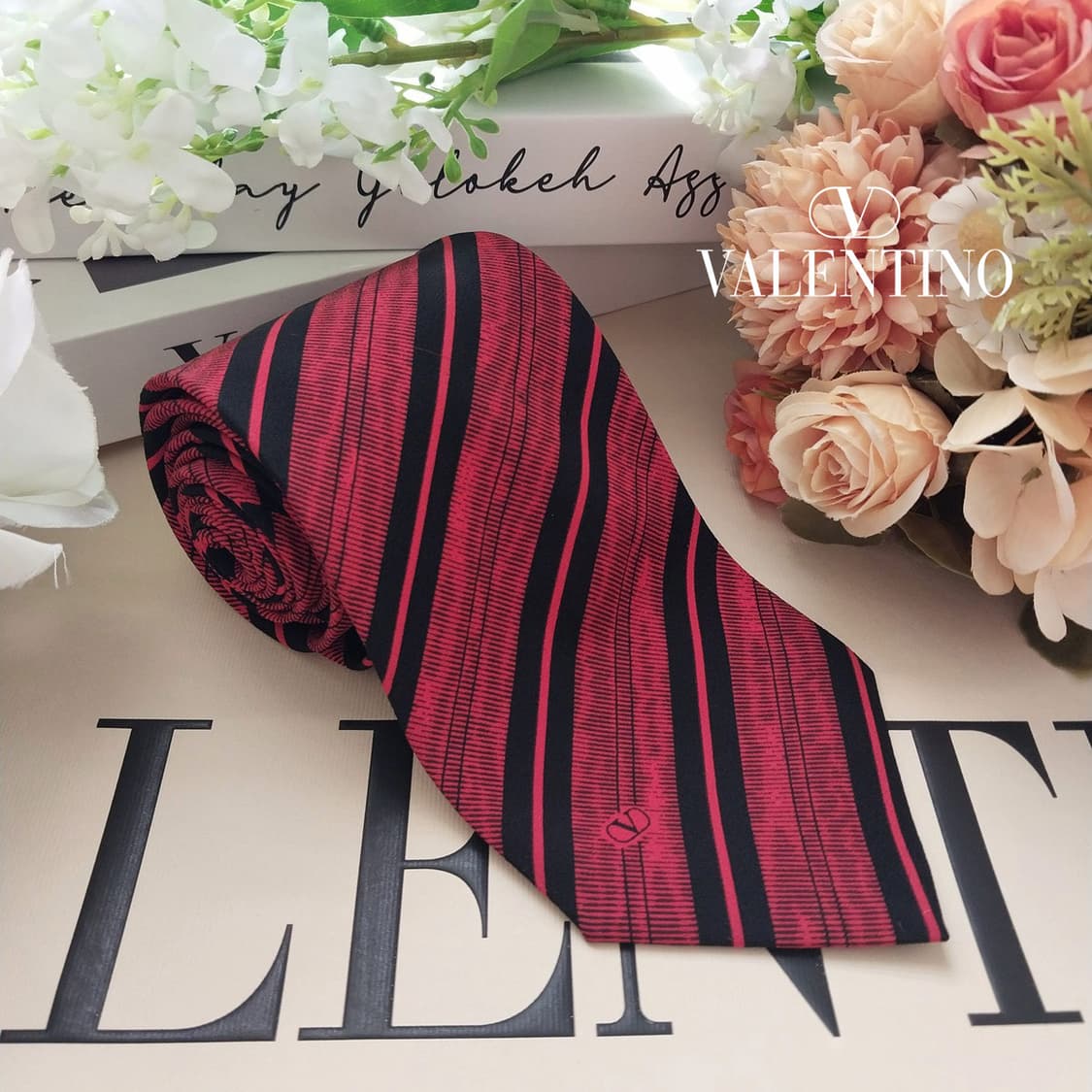 발렌티노 실크 레드 스트라이프 넥타이 8cm A등급 K1664
 상품이미지1