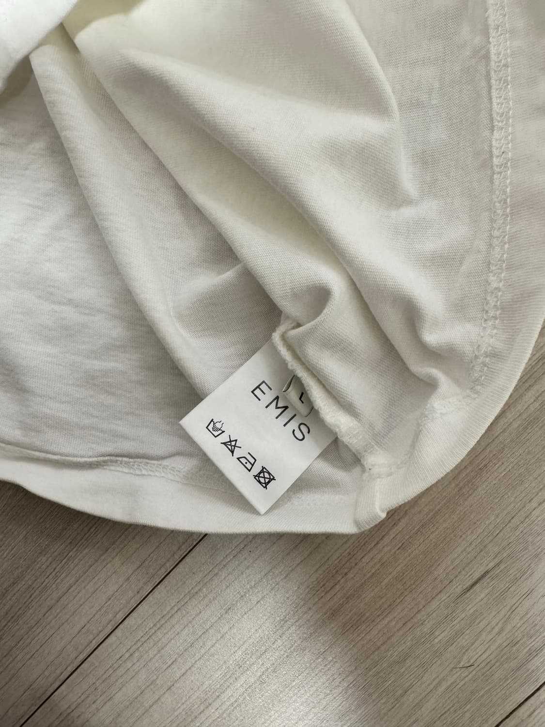 [EMIS] 로고 패치 포켓 반팔 티셔츠 상품이미지2