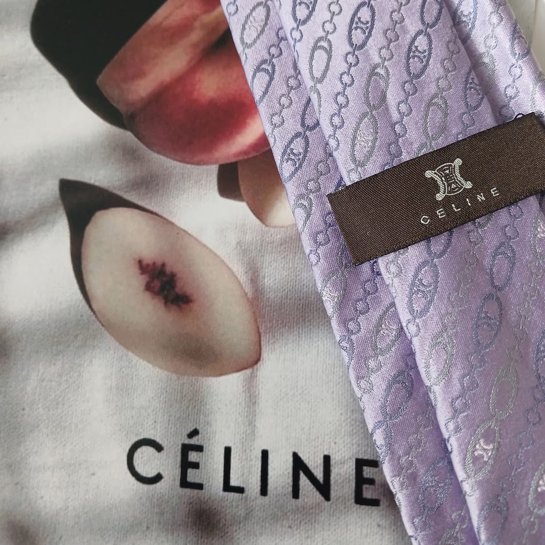 셀린느 실크 라일락 트리오페 로고 넥타이 8.5cm B등급 A18998
 상품이미지4