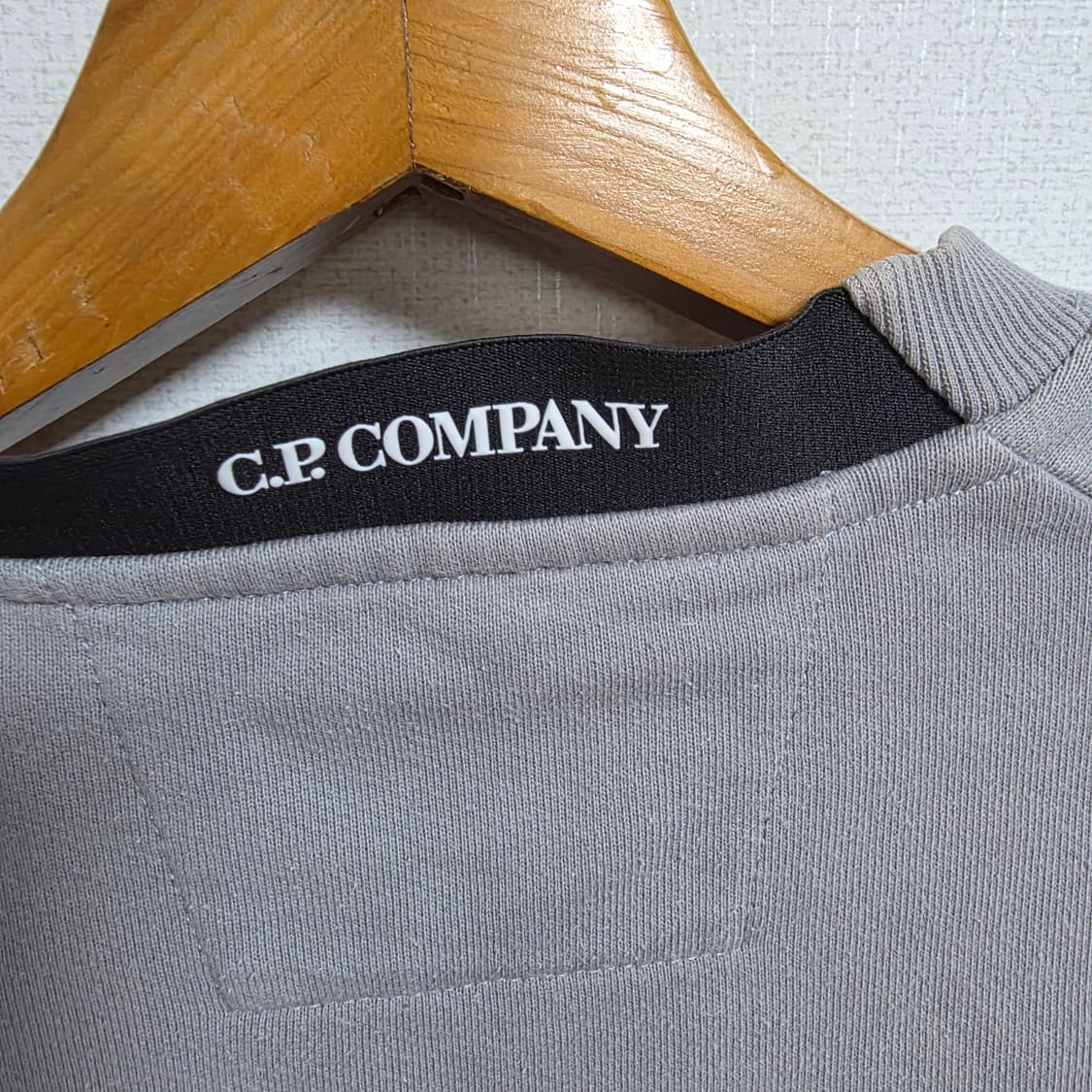 [정품/L] CP컴퍼니 렌즈 와펜 맨투맨 그레이 (CLG완) 상품이미지5