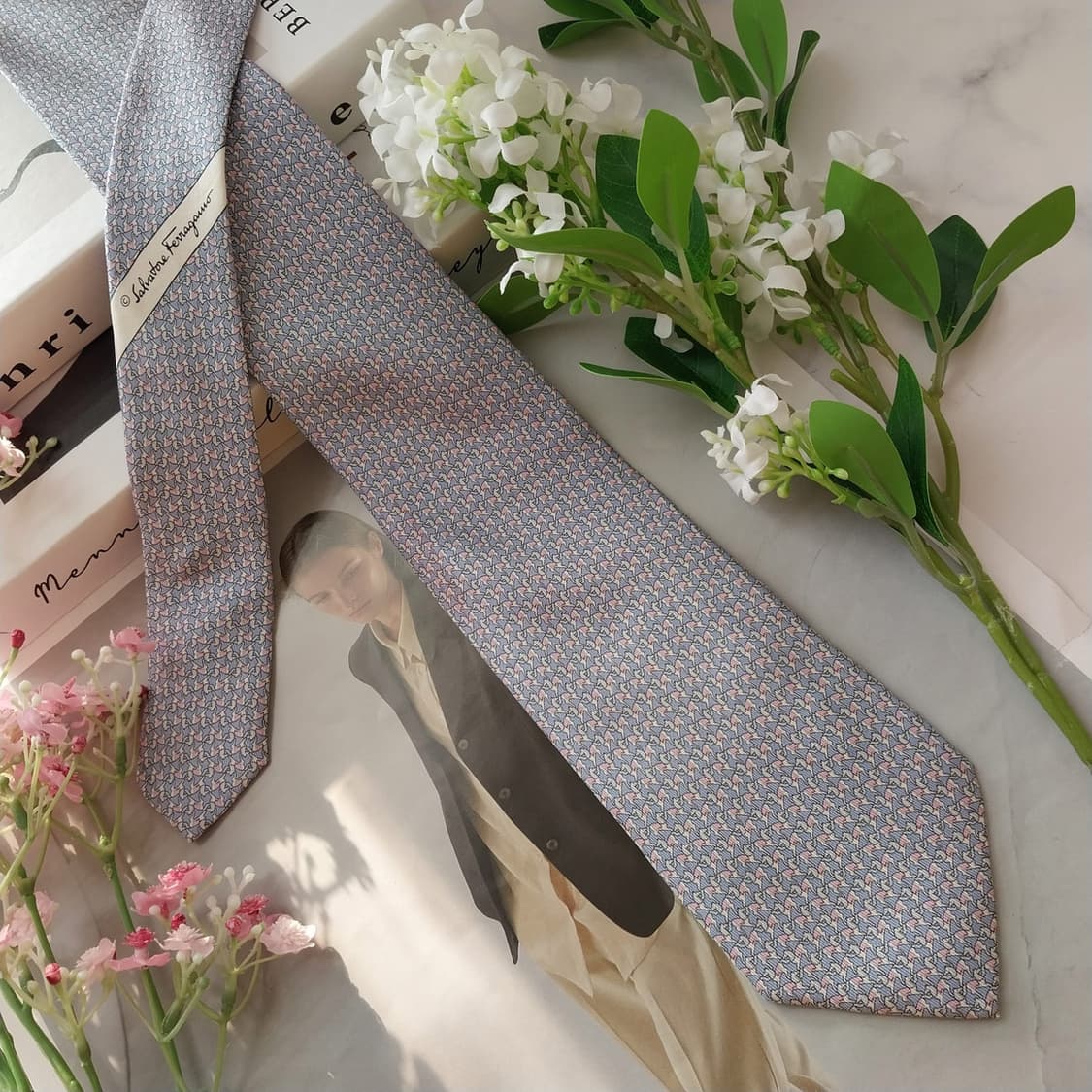 페라가모 실크 블루 강아지 패턴 넥타이 8.1cm B등급 K1919
 상품이미지3