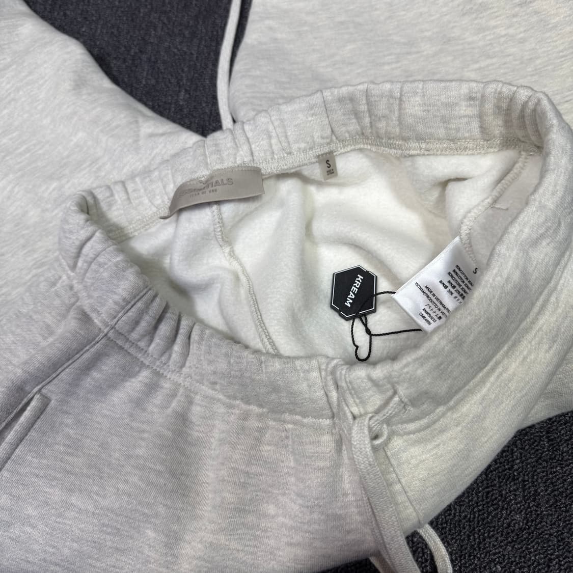 피어오브갓 에센셜 기모 트레이닝 팬츠 상품이미지8