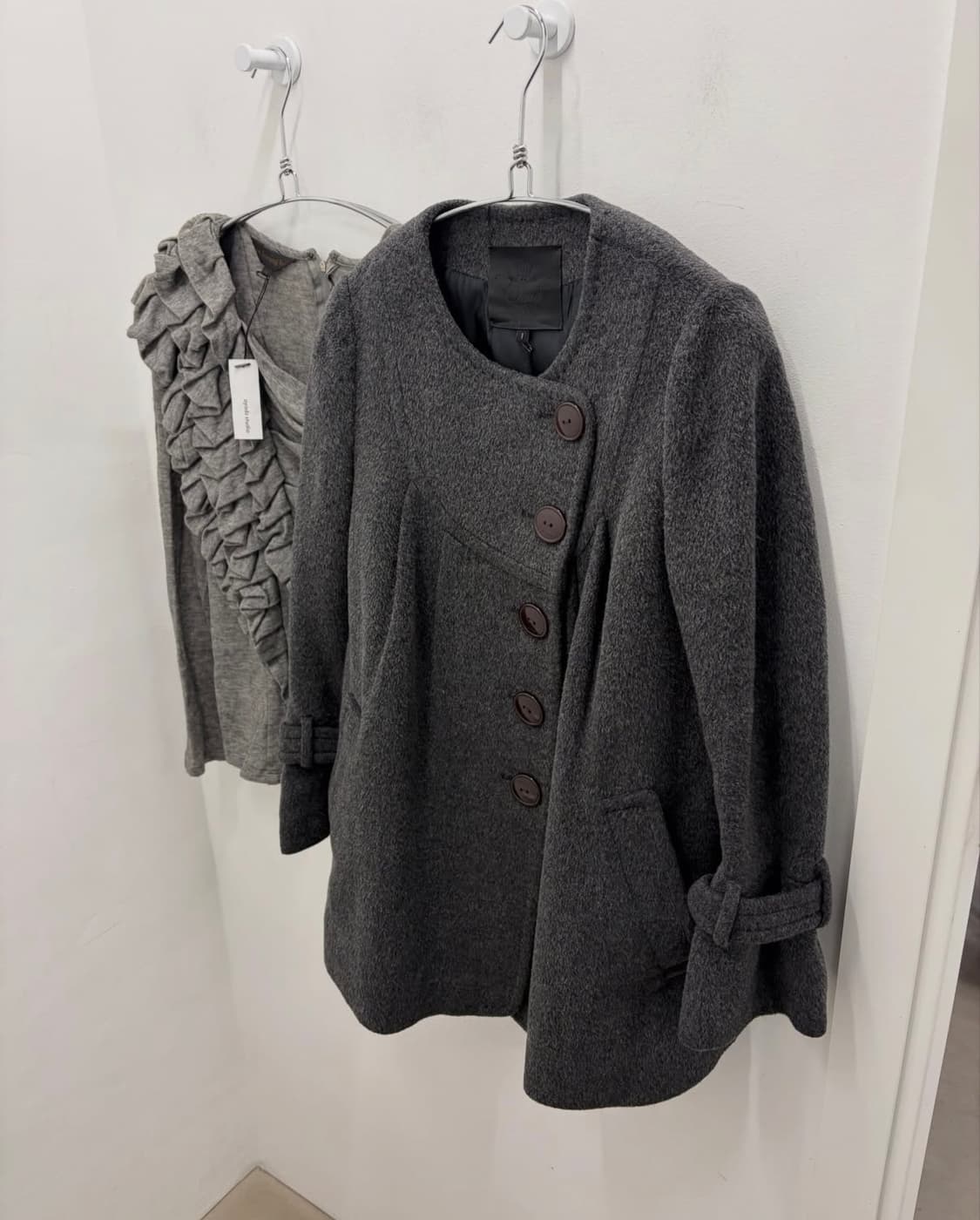 오즈세컨 사이즈 버튼 코트 상품이미지1