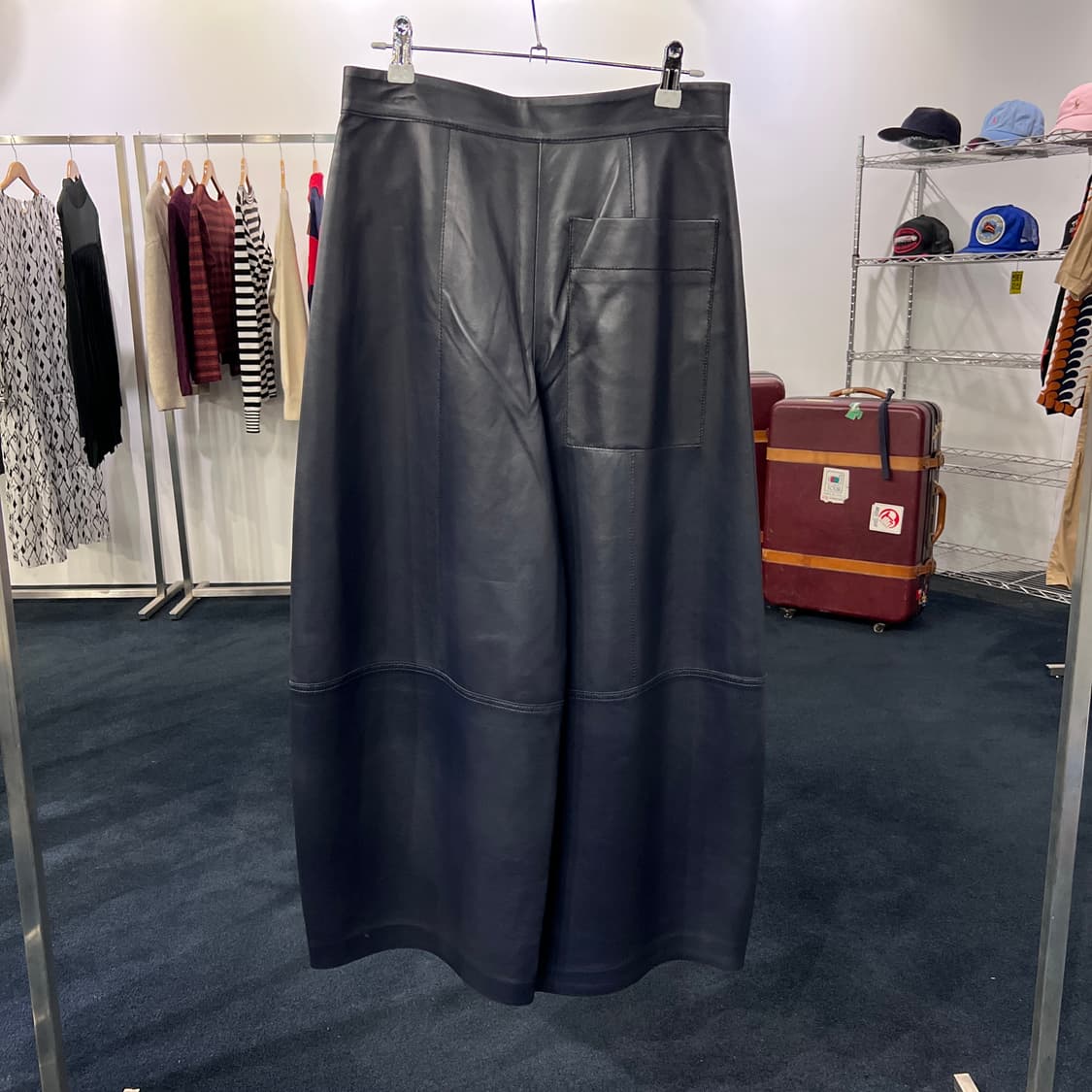 [28] COS 코스 천연 양가죽 와이드팬츠  네이비 상품이미지2