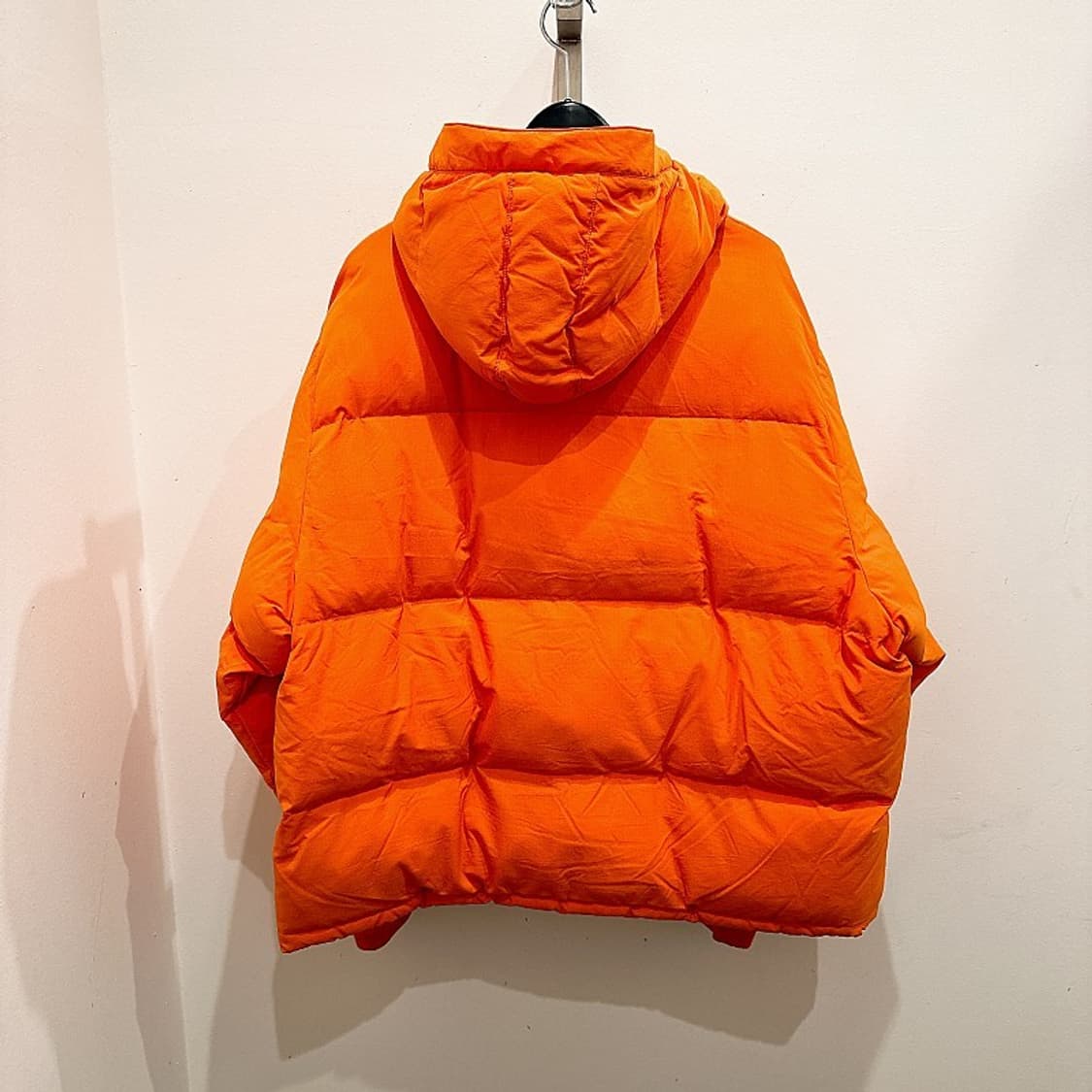 AMI X PUMA 아미 퓨마 남녀 공용 오렌지 패딩  상품이미지2
