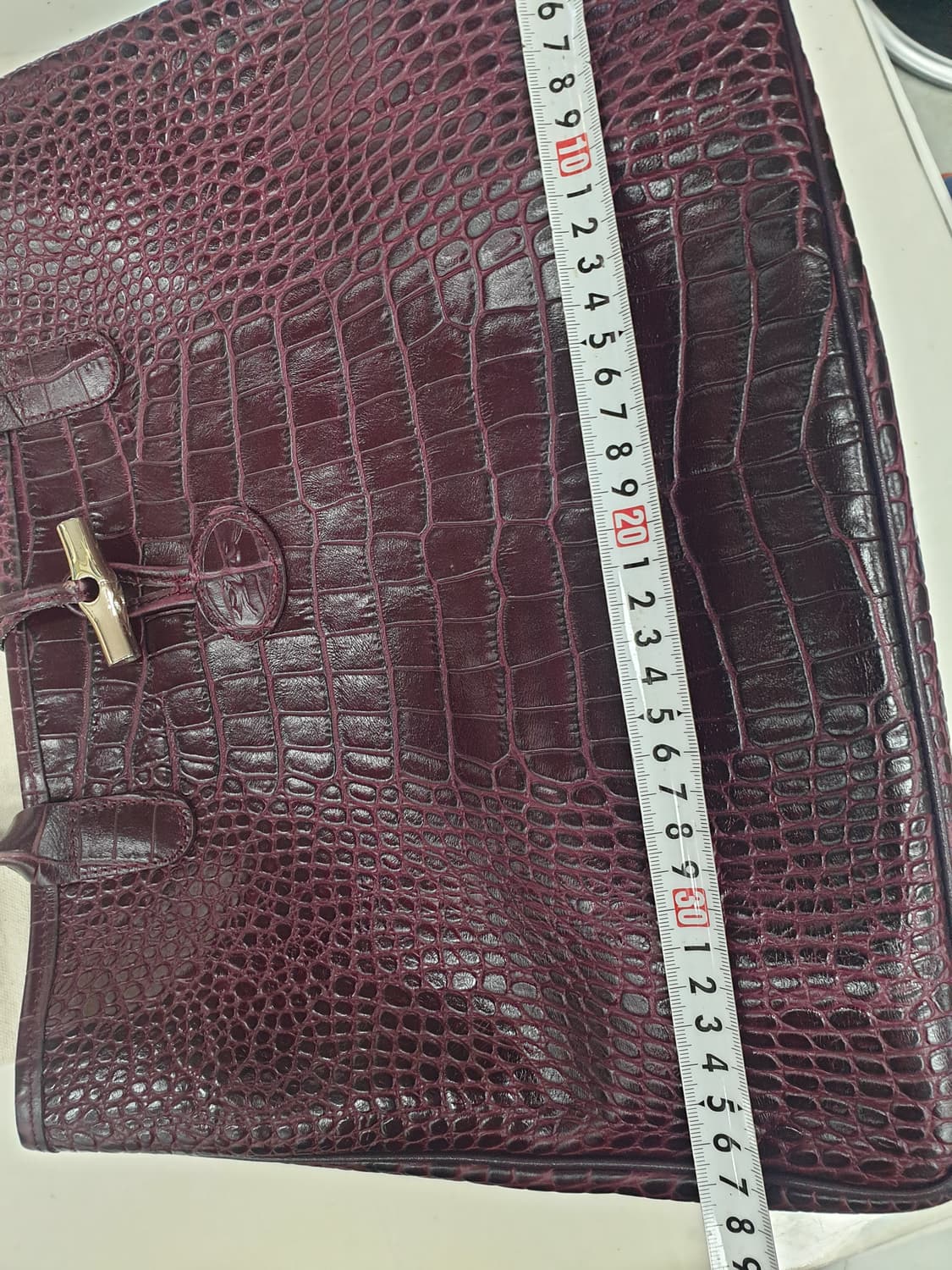 롱샴 악어 패턴 토트백 버건디 상품이미지4