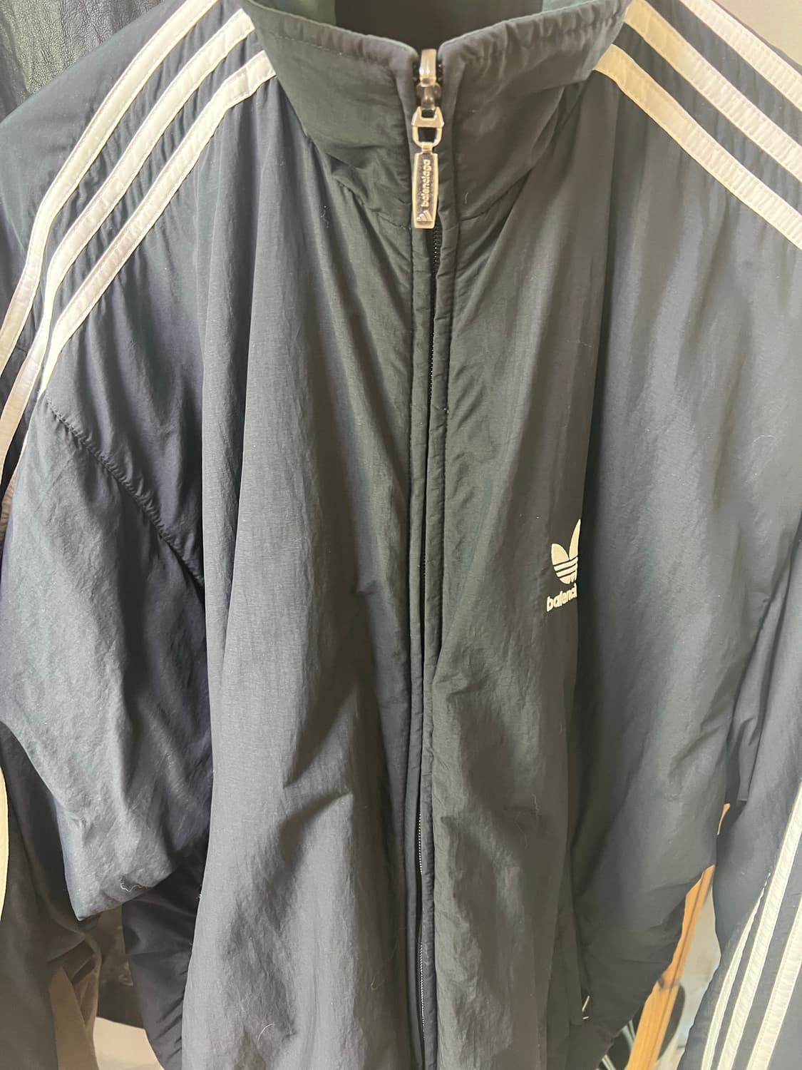 발렌시아가x아디다스 리버시블 자켓 팝니다 상품이미지1