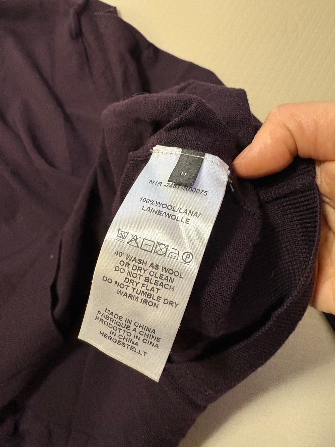 폴스미스v넥니트 상품이미지5